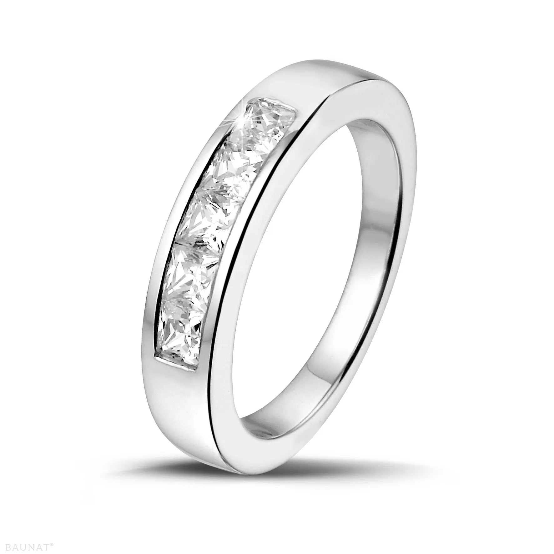 0.75 quilates alianza en platino con diamantes talla princesa 