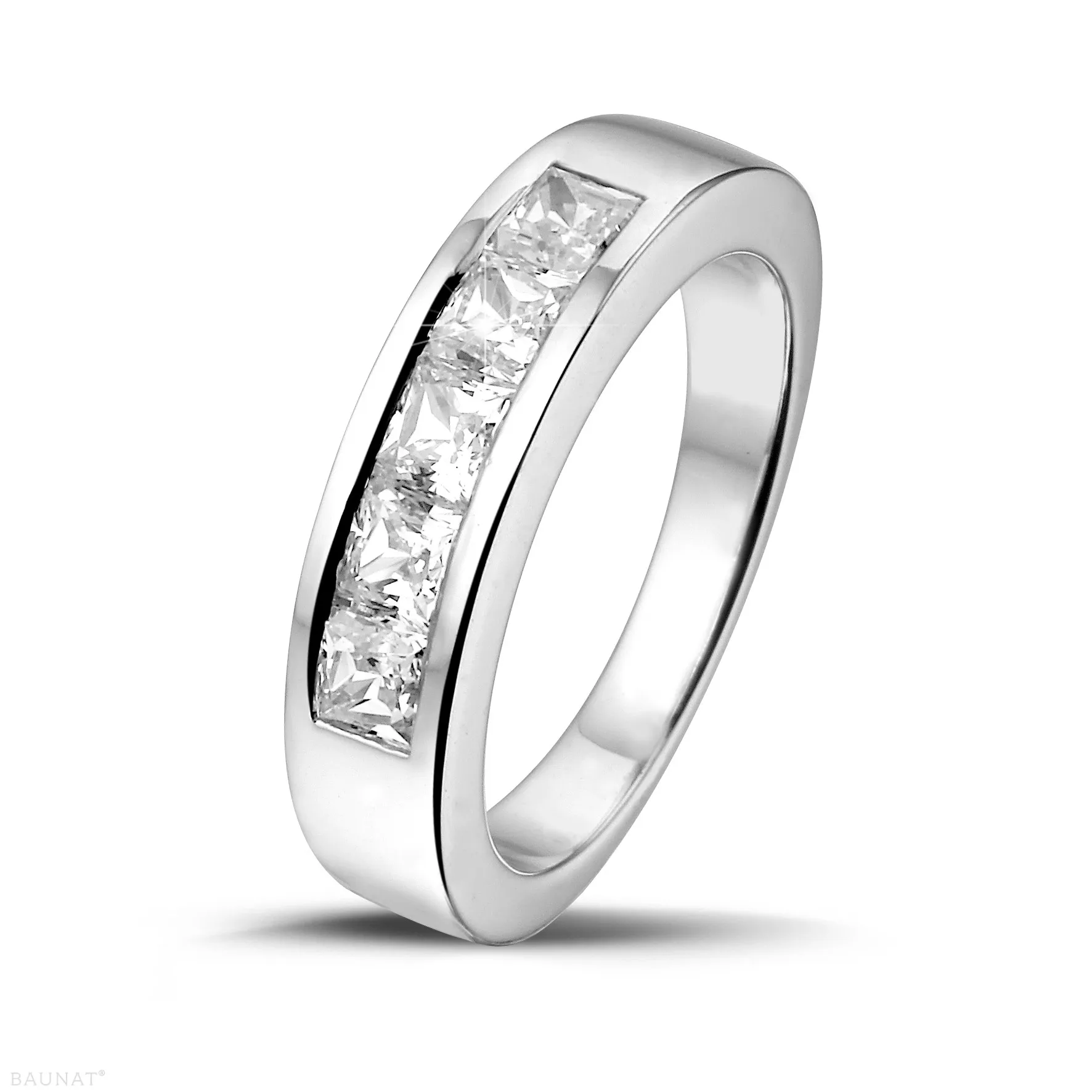 1.35 quilates alianza en platino con diamantes talla princesa 