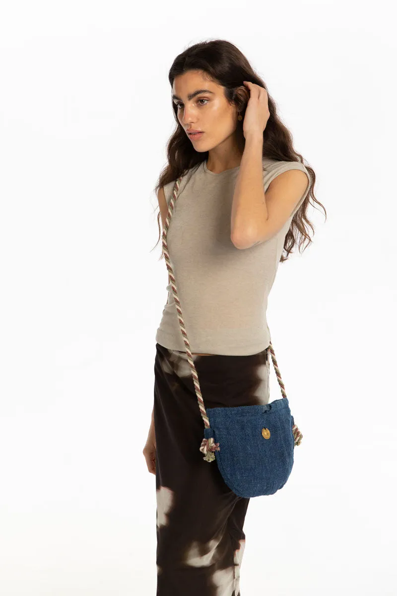 Bandolera media luna 100% cáñamo con cuerda hecha a mano color índigo