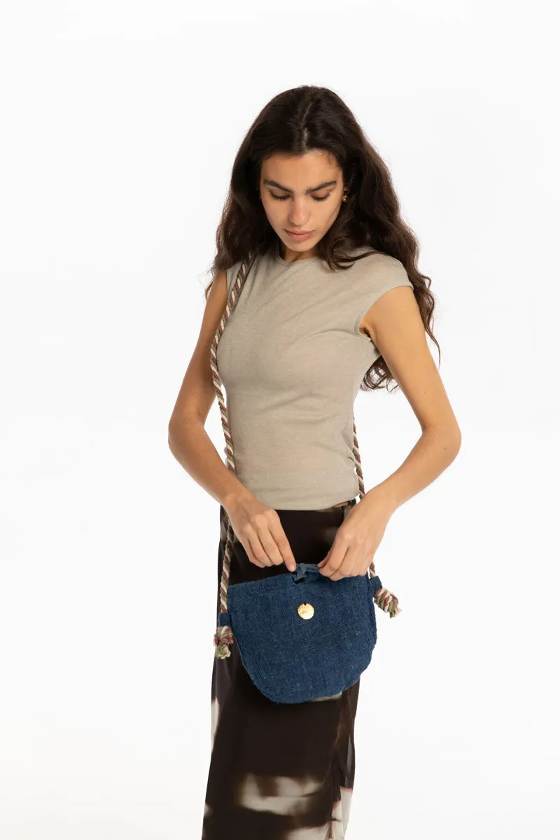Bandolera media luna 100% cáñamo con cuerda hecha a mano color índigo