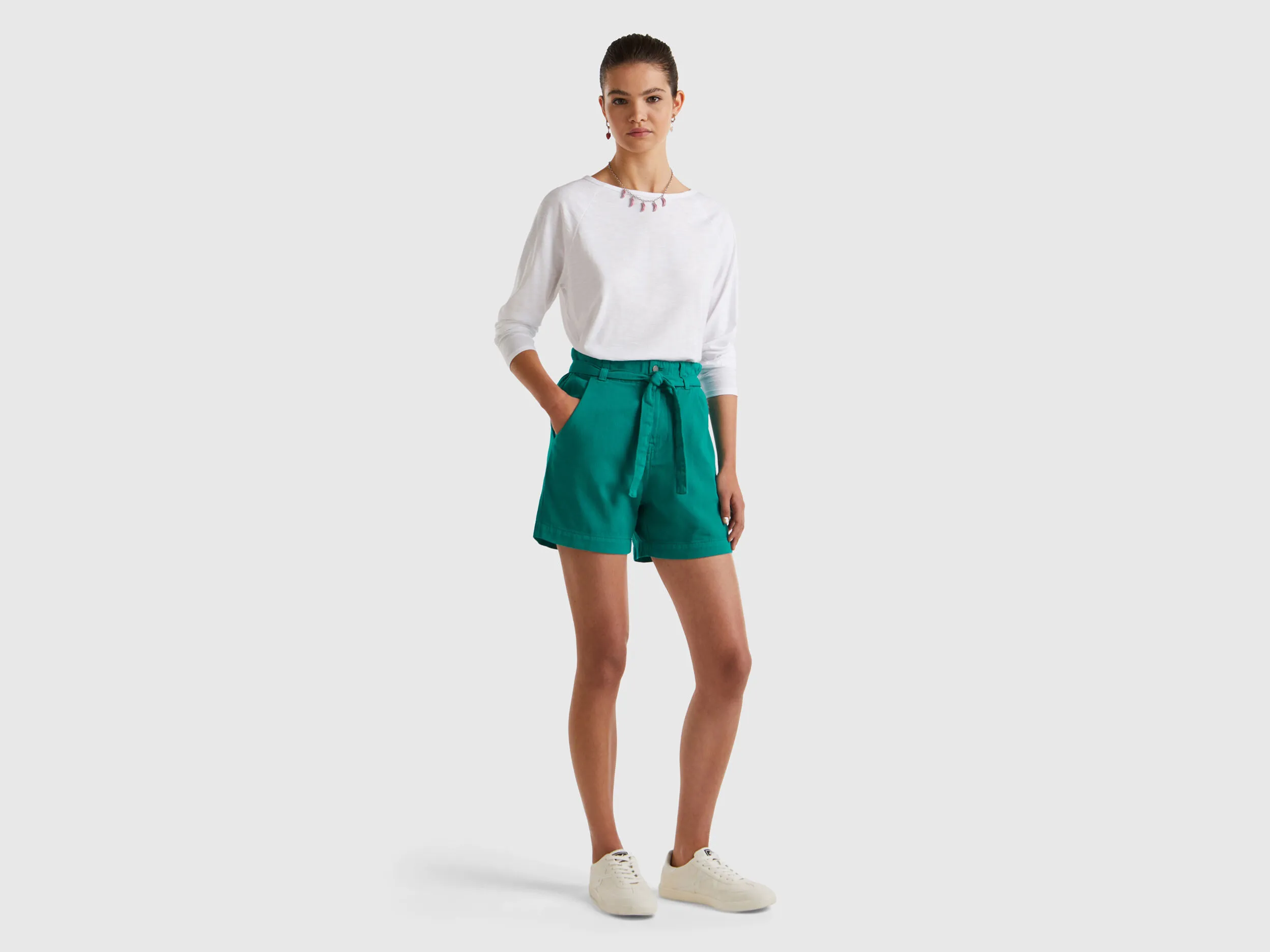 Bermudas con pernera amplia