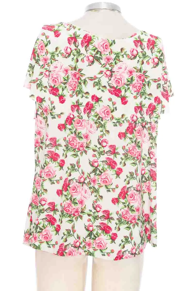 BLUSA COLOR BLANCO  CLOSEANDO
