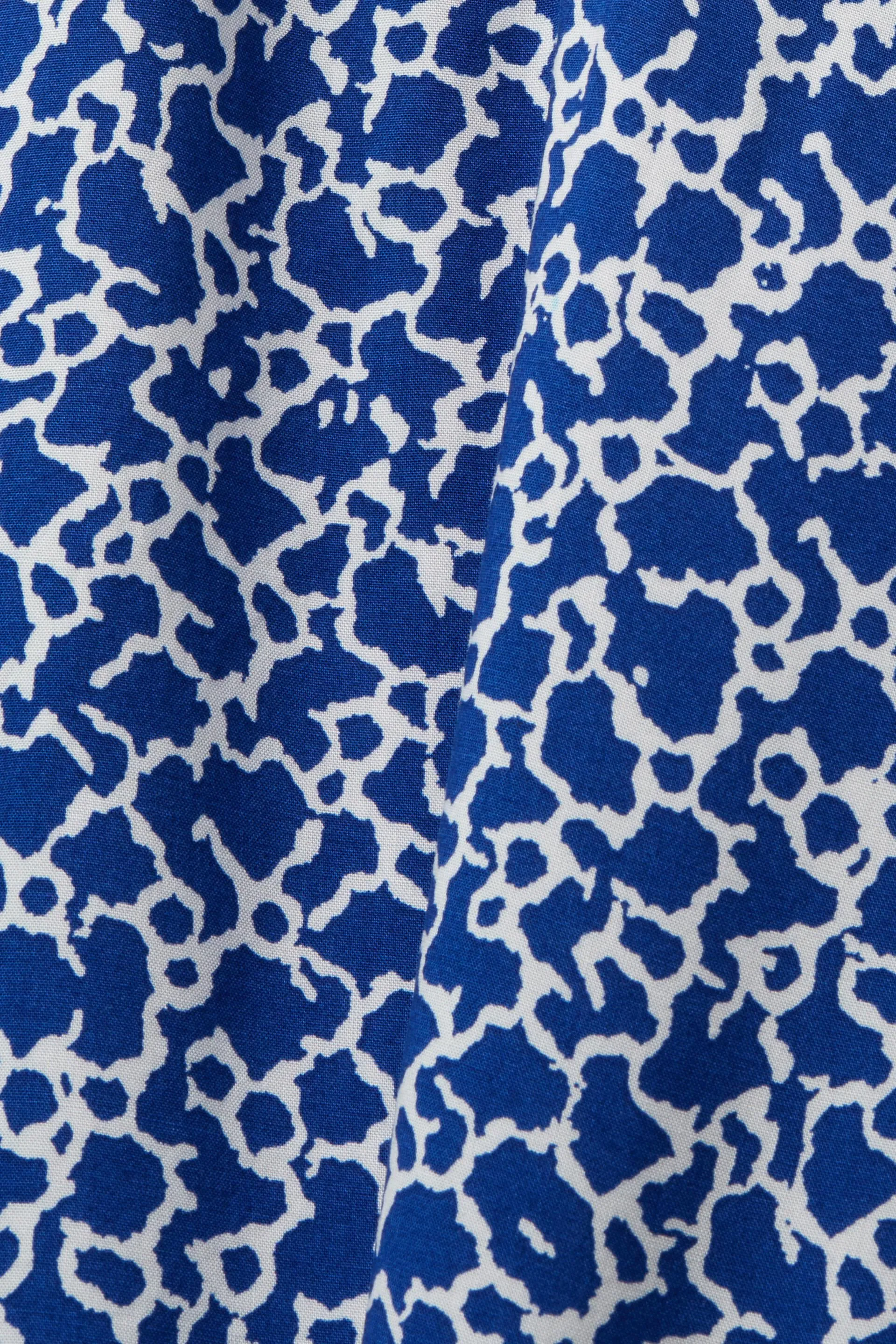 Blusa de cuello en pico con estampado floral