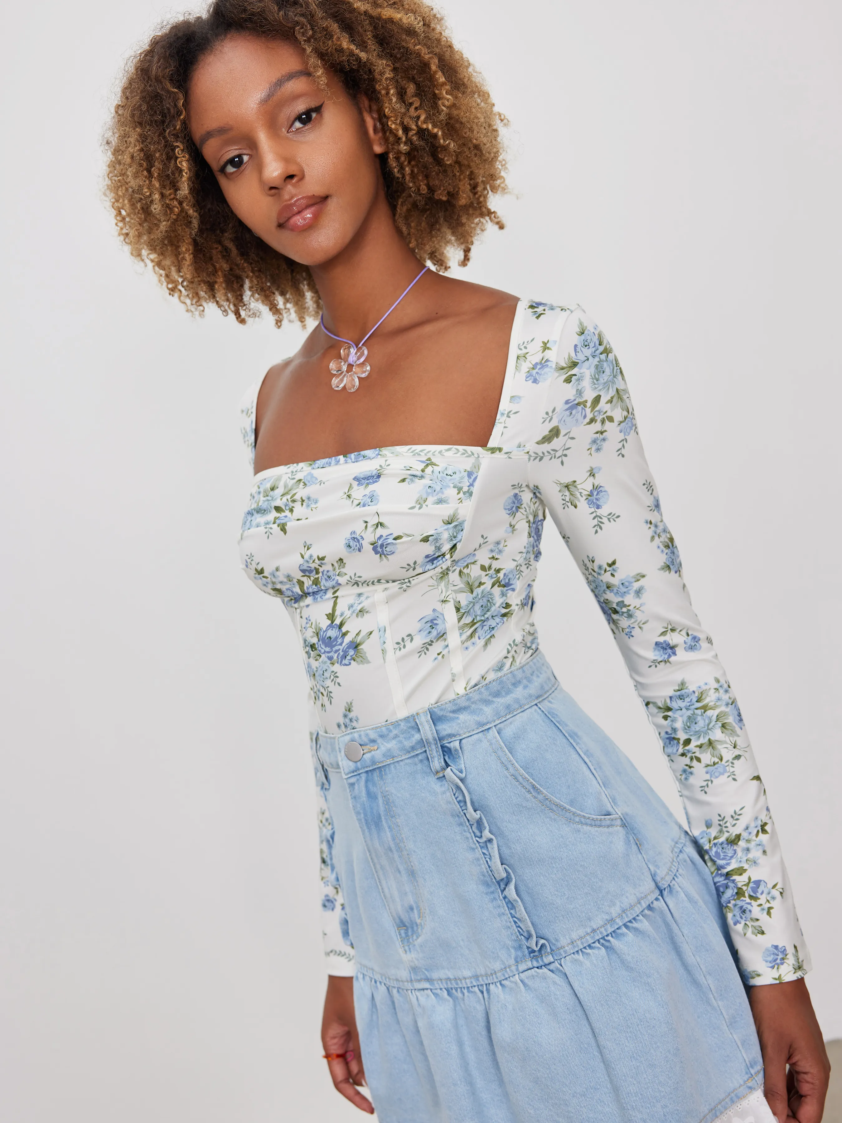 Body con corpiño fruncido de cuello cuadrado y estampado floral