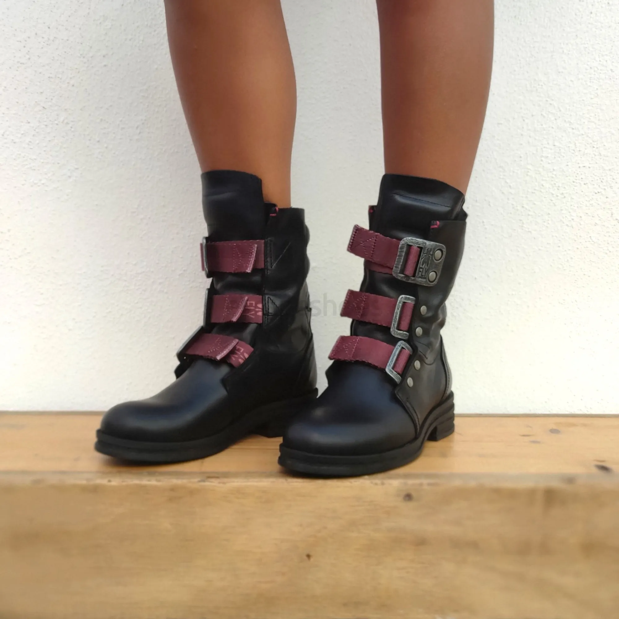 Botas FLY LONDON Kiff682 Rug Black P144682000
