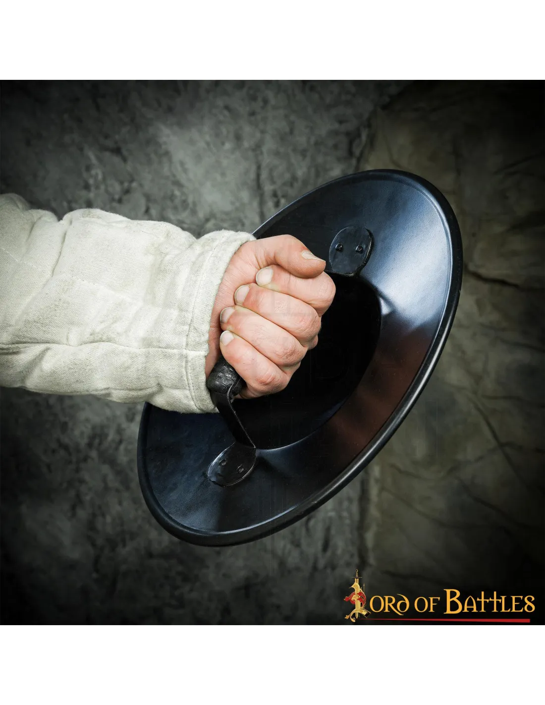 Broquel medieval funcional hecho a mano (30,5 cm.)