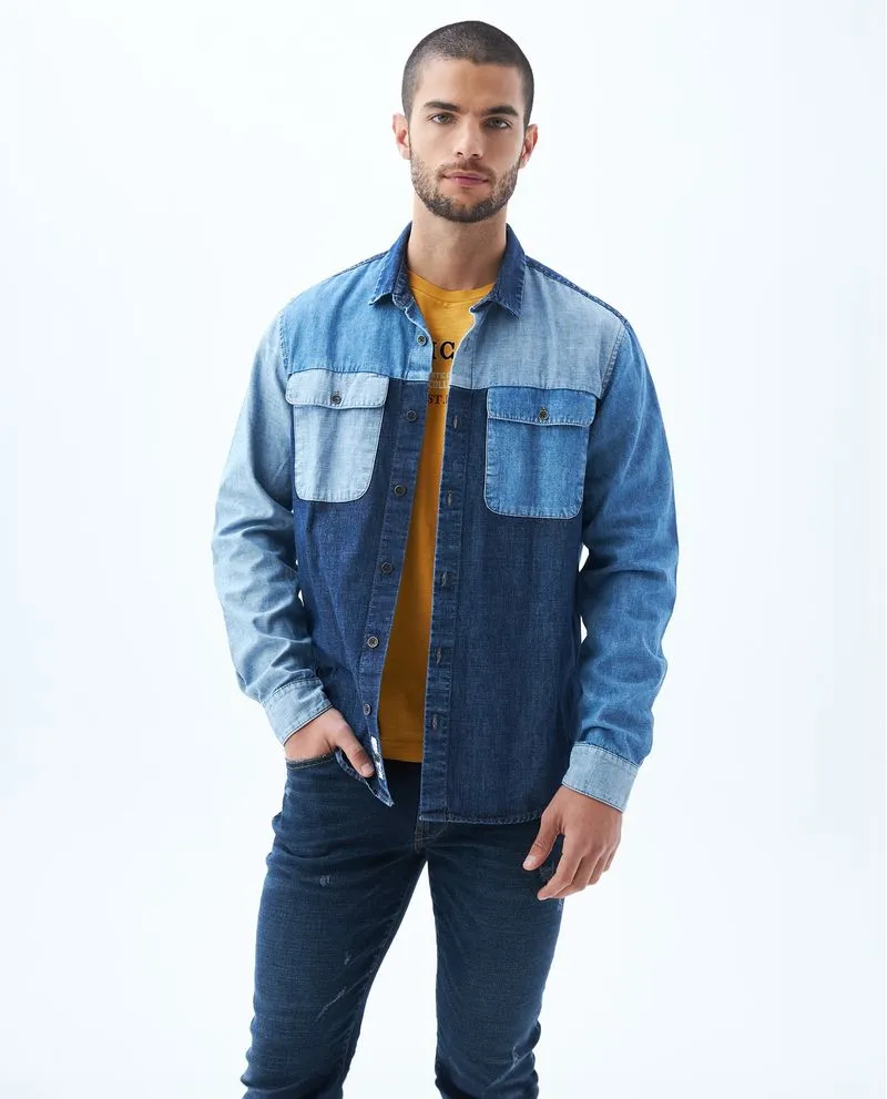 Camisa con bloques de color para hombre