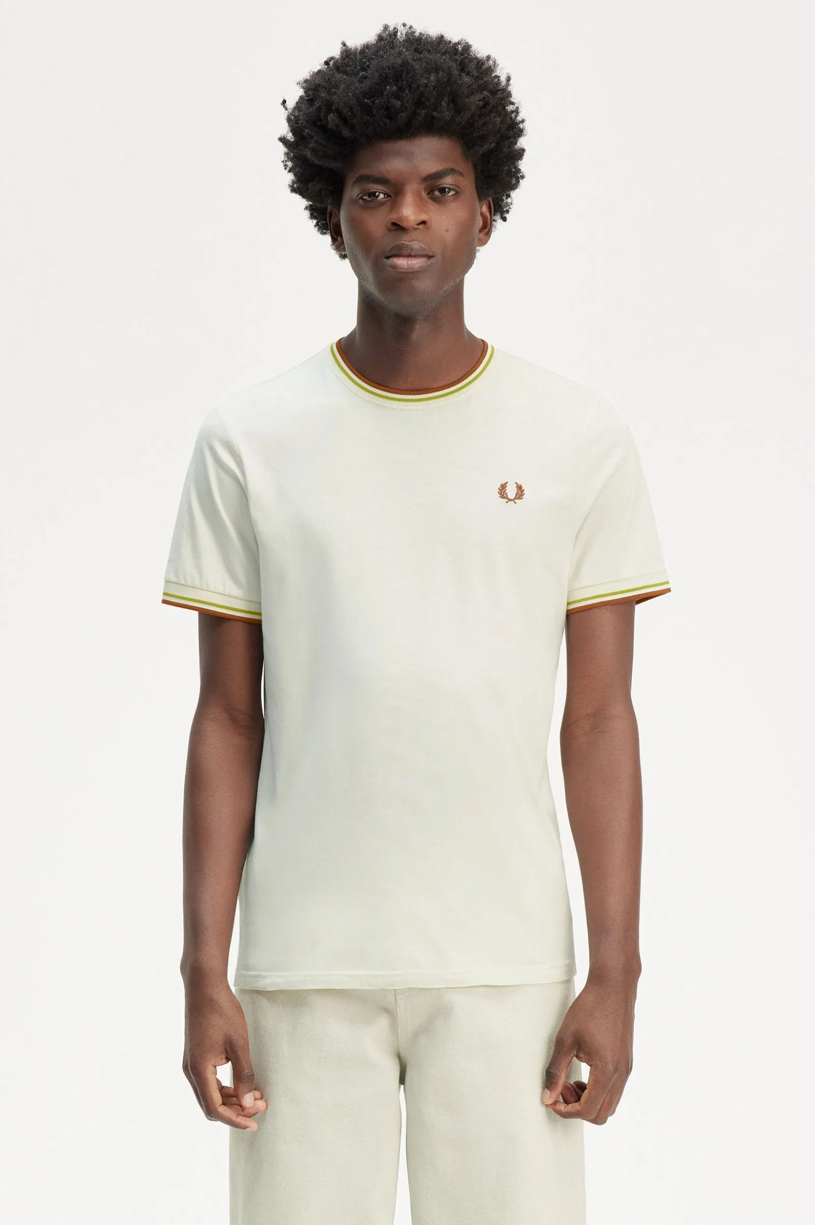 Camiseta con el ribete con dos franjas