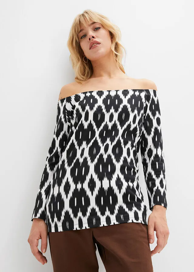 CAMISETA CON ESCOTE BAñERA NEGROBLANCO ESTAMPADO