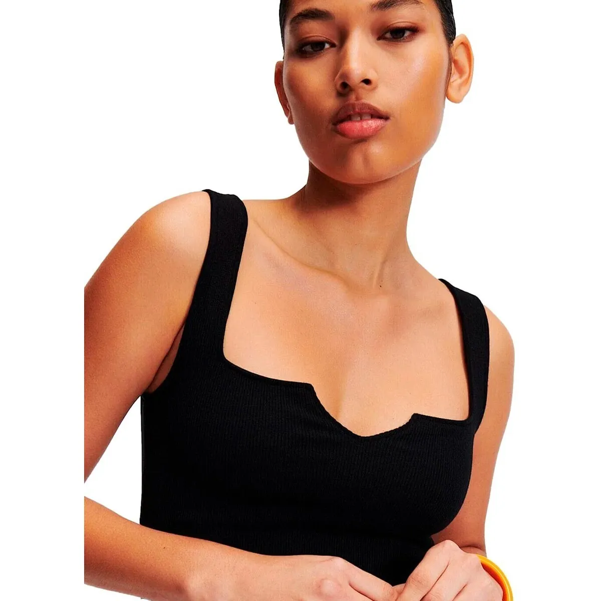  CAMISETA CON LOGO BORDADO
