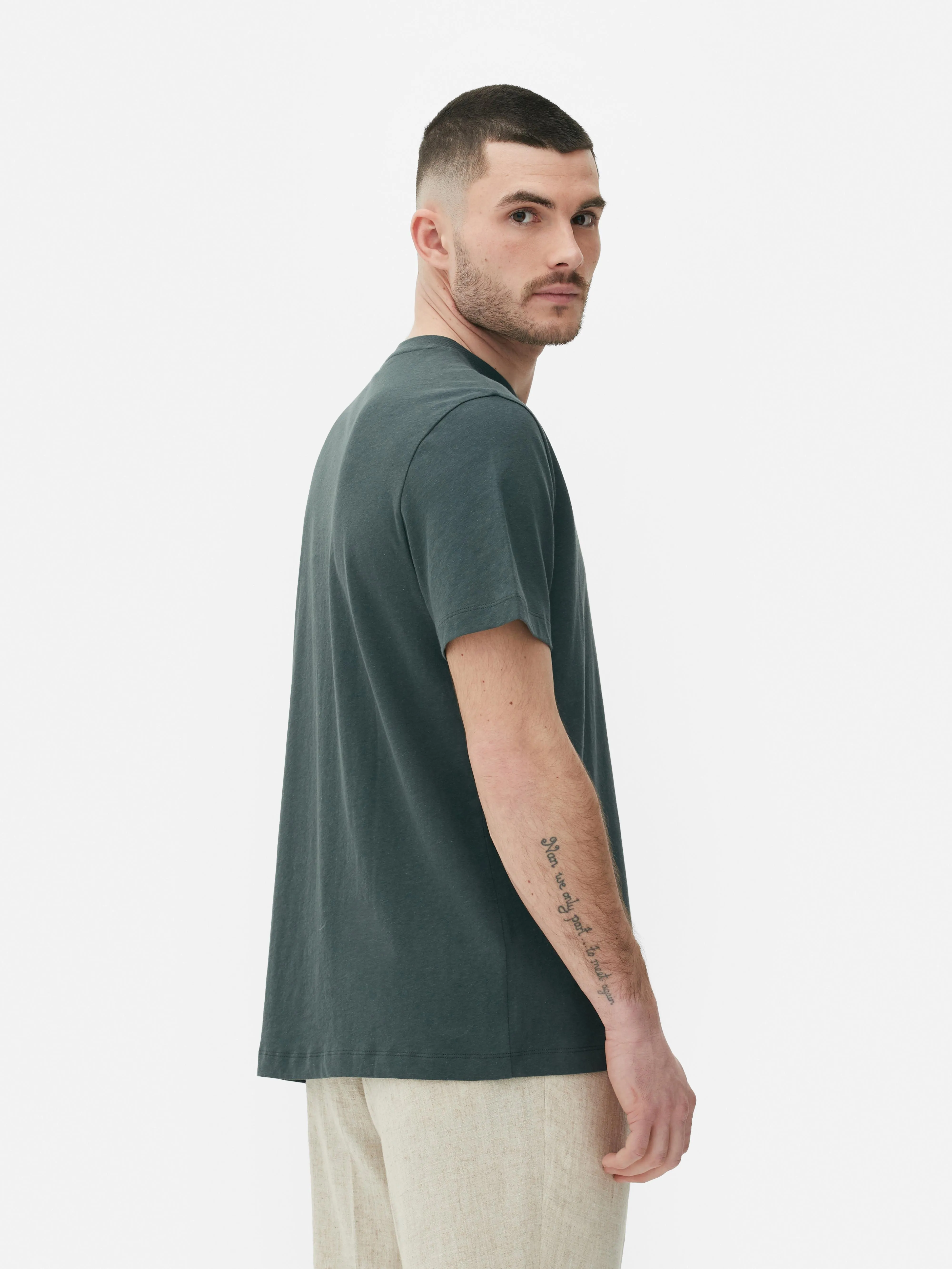 Camiseta de manga corta de Kem