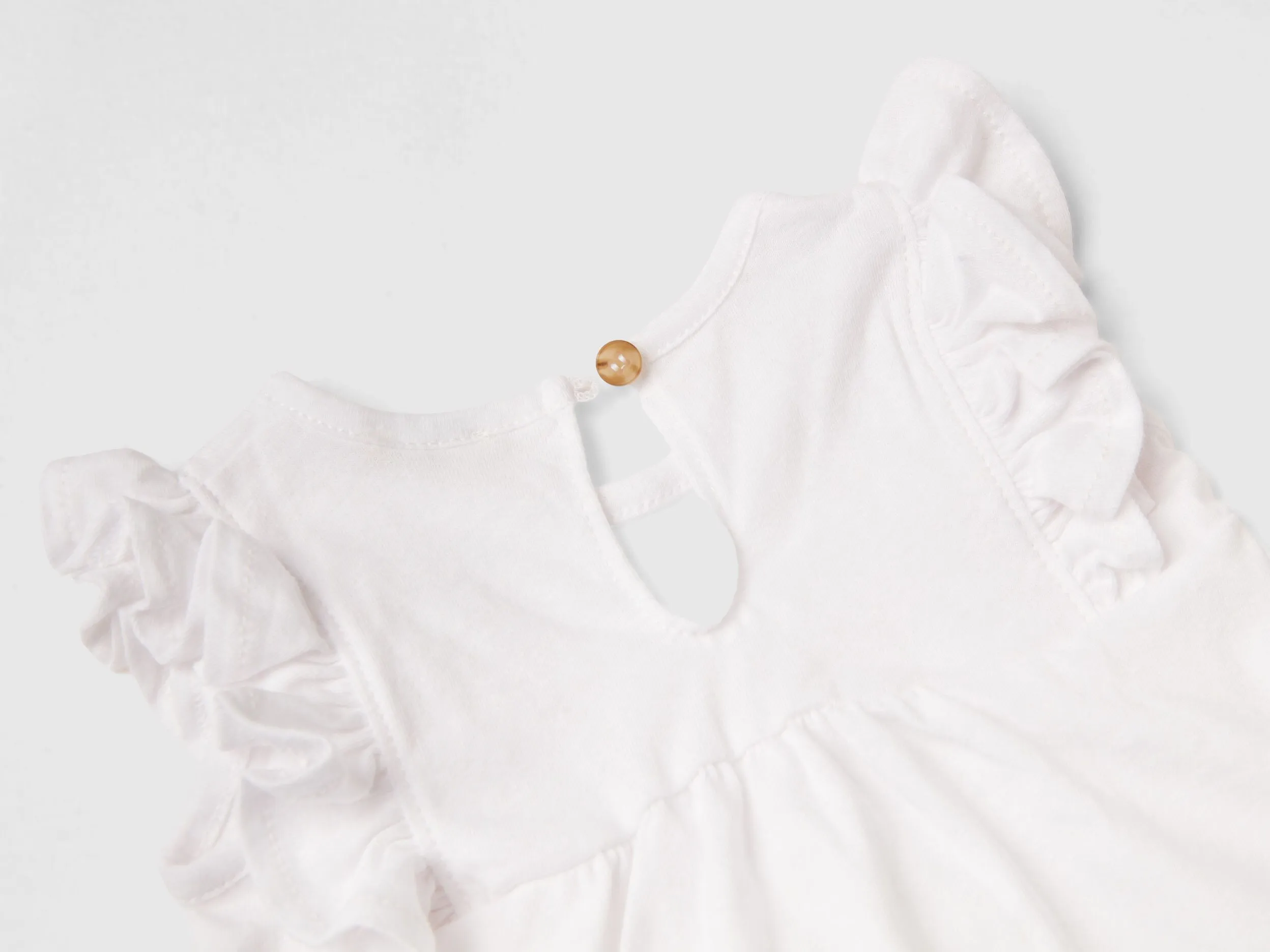 Camiseta en mezcla de lino con volantes