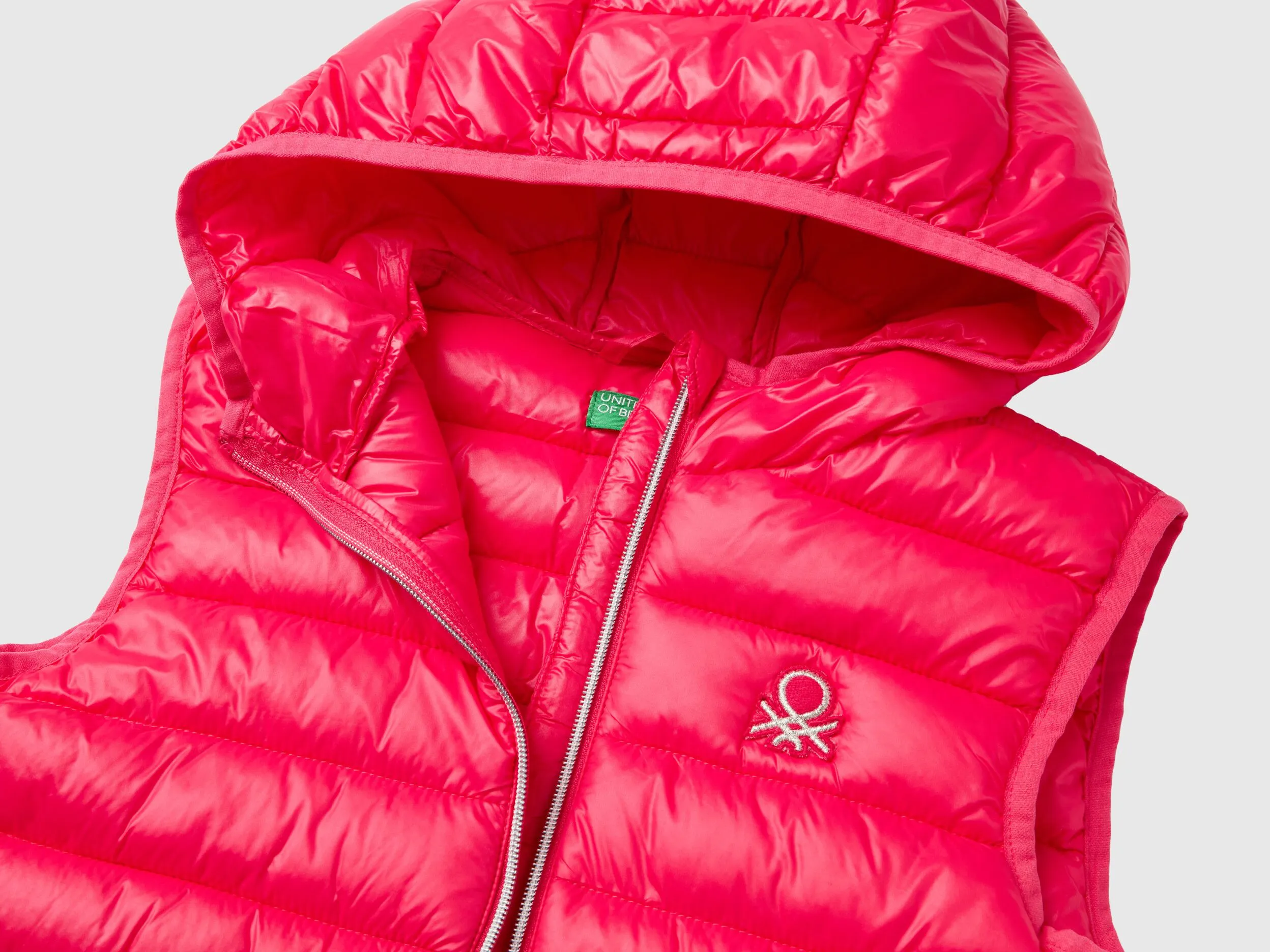 Chaleco acolchado con capucha