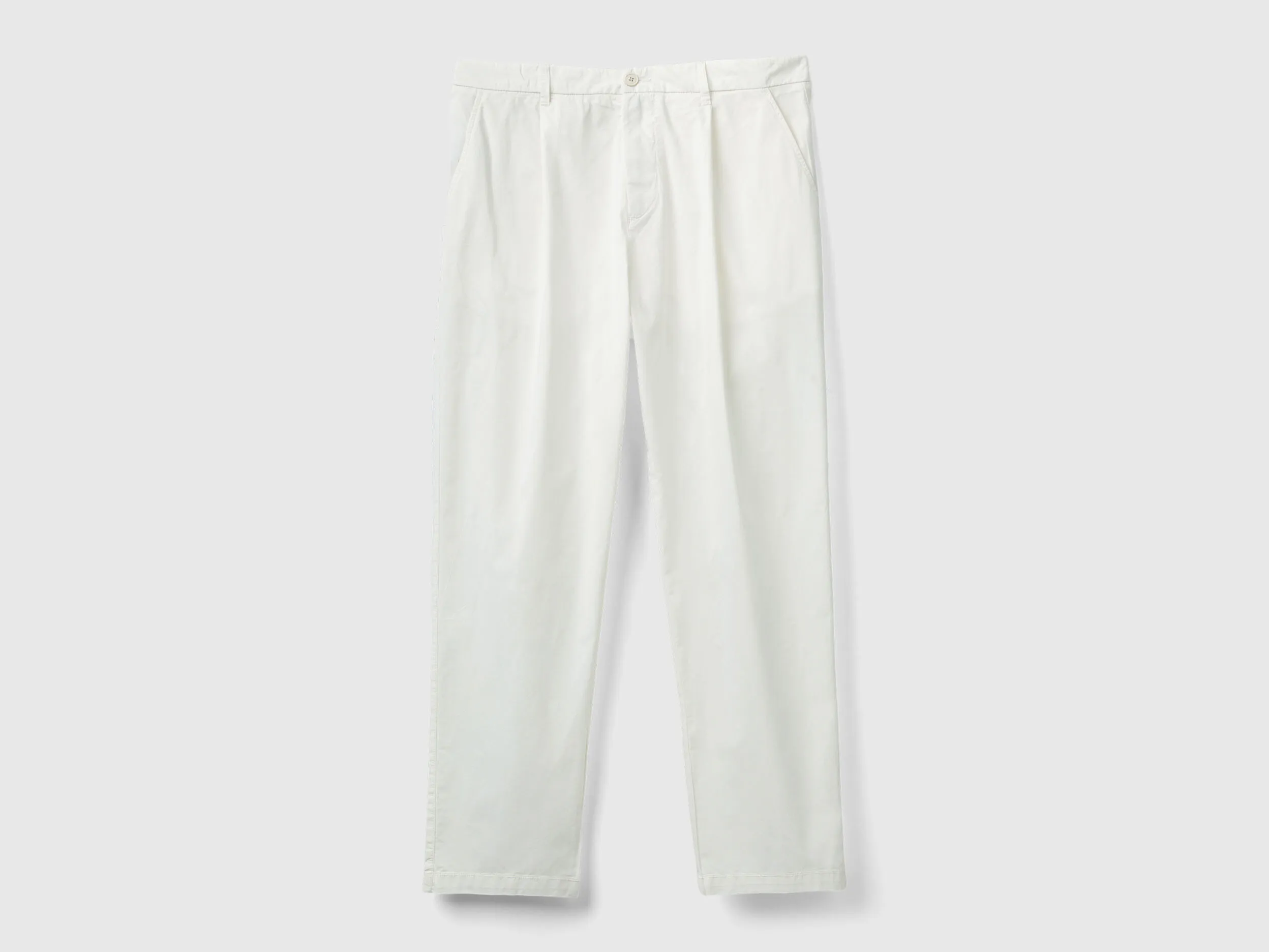 Chinos de corte zanahoria