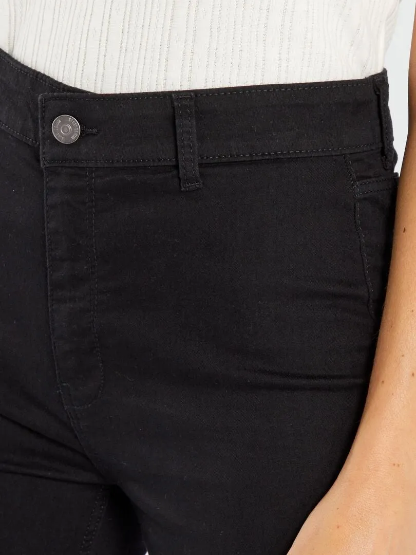 CORTE MUY ENTALLADO/VAQUEROS SKINNY FIT  NEGRO