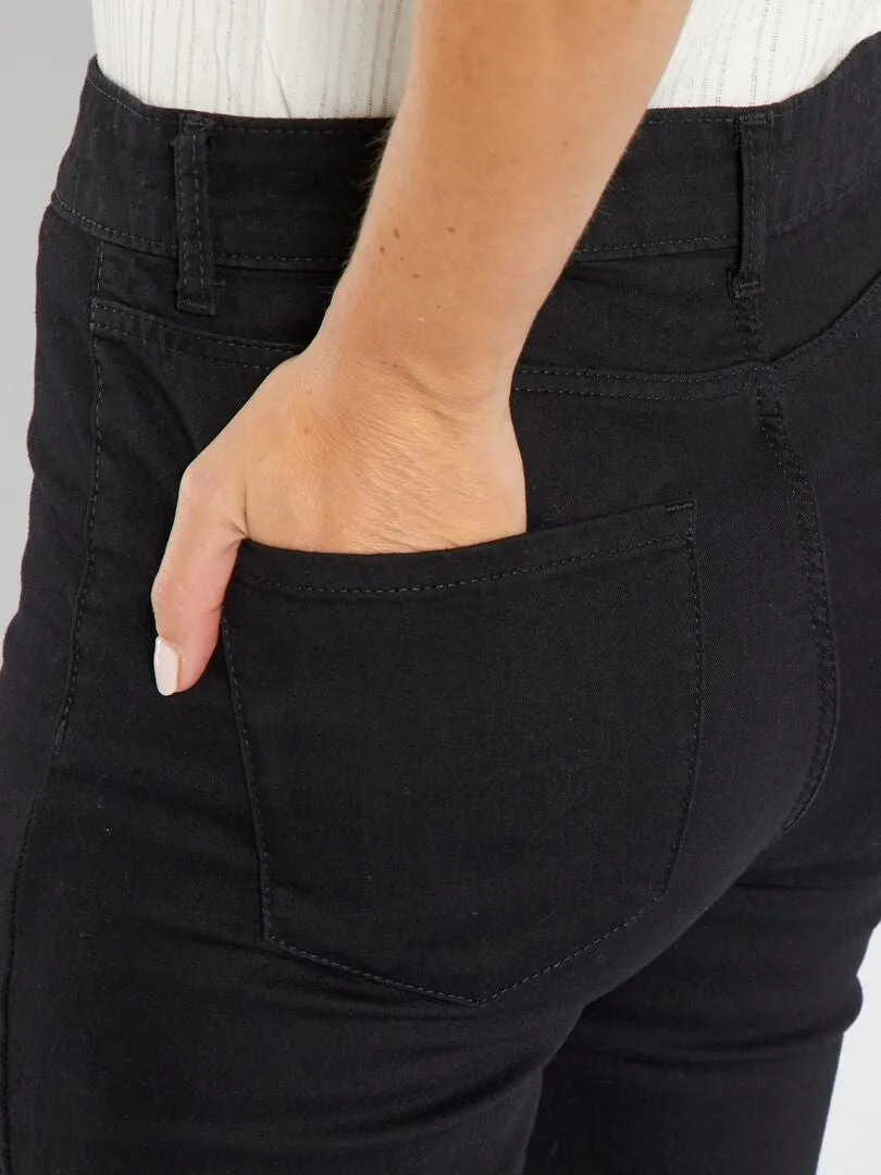 CORTE MUY ENTALLADO/VAQUEROS SKINNY FIT  NEGRO
