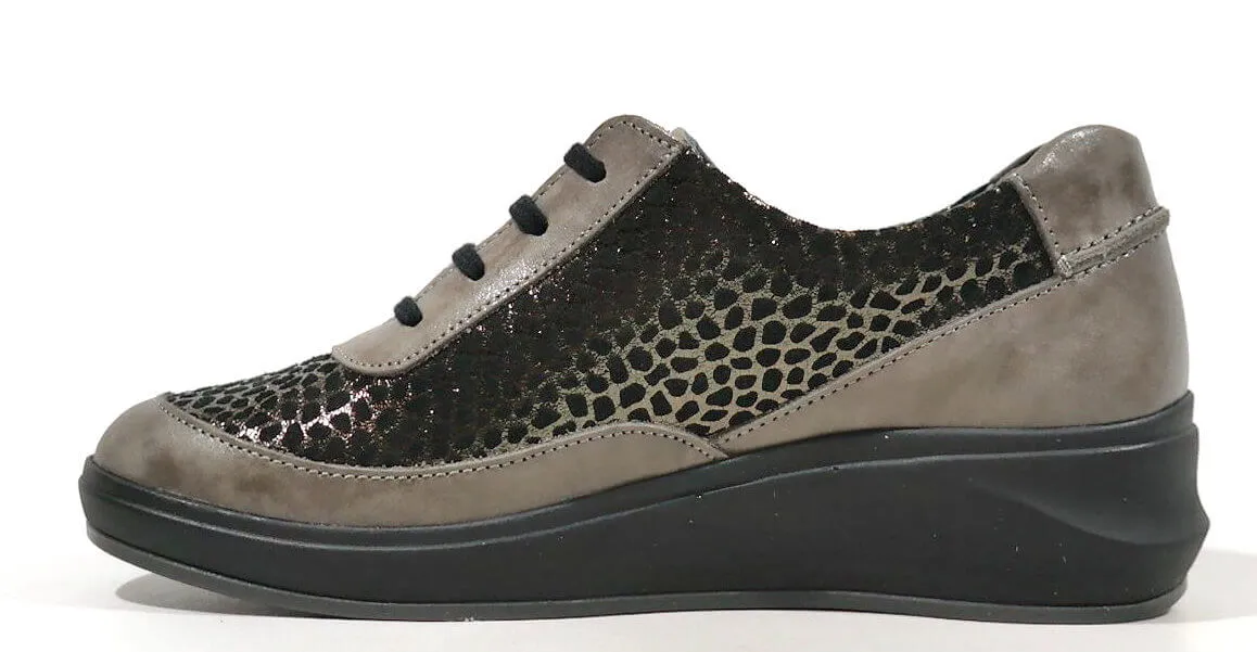 Deportivos confort para mujer con print leopardo