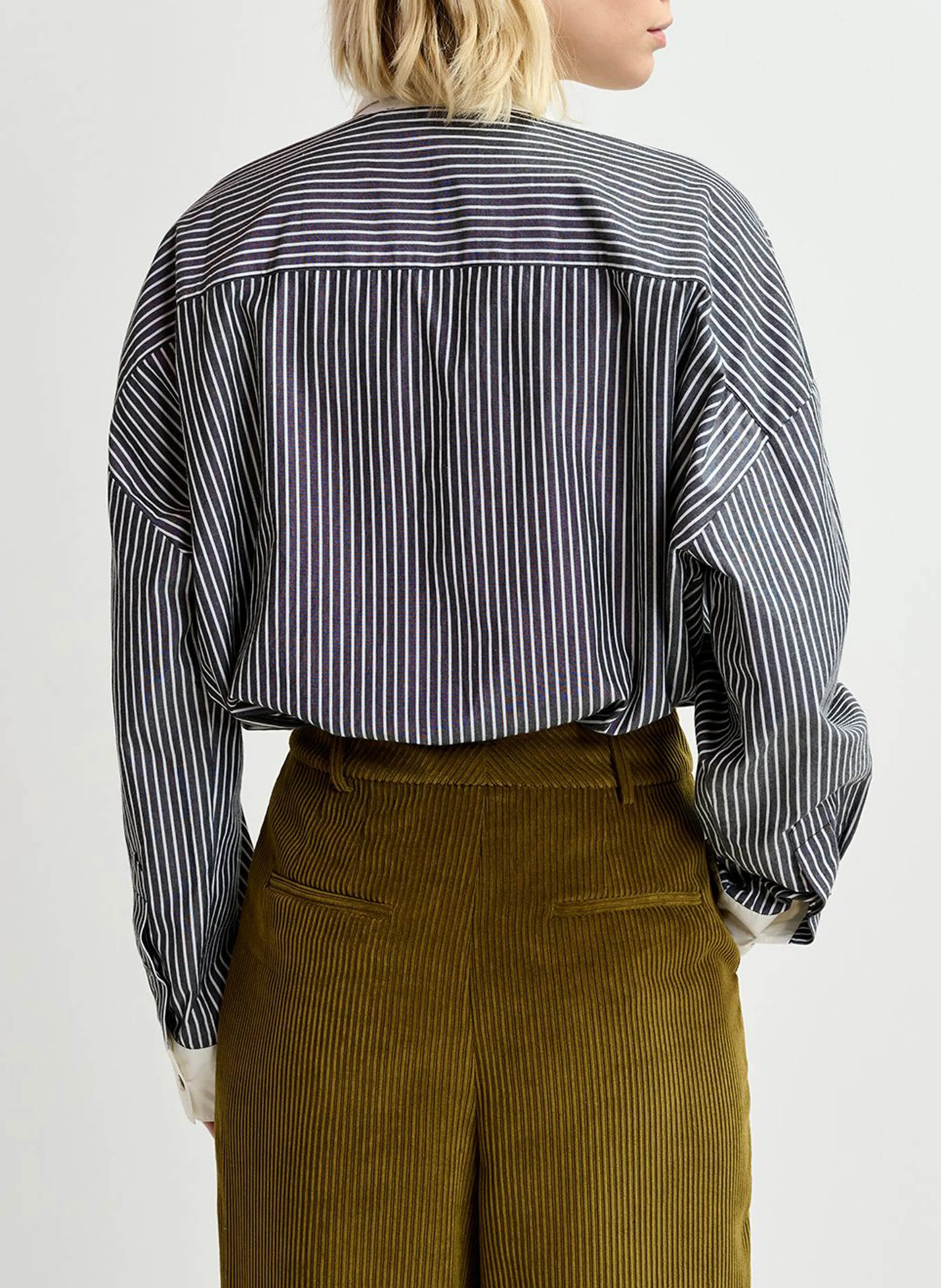 ESSENTIEL ANTWERP GAIL  CAMISA DE ALGODóN CON CUELLO CLáSICO EN NEGRO