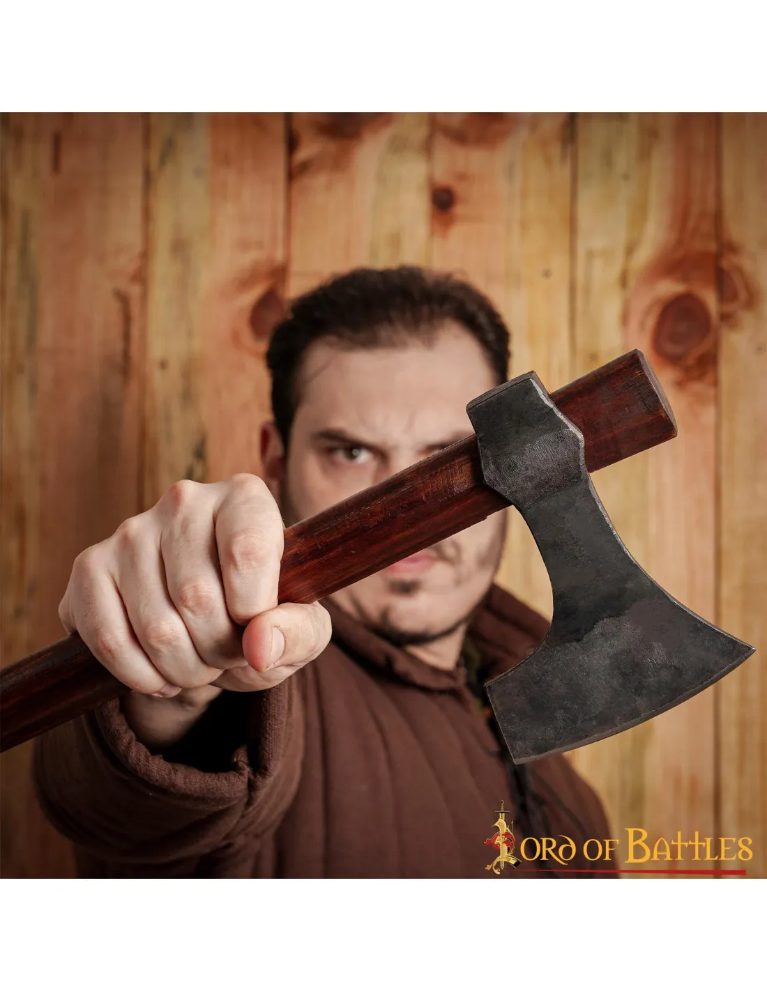Hacha barbuda vikinga forjada a mano