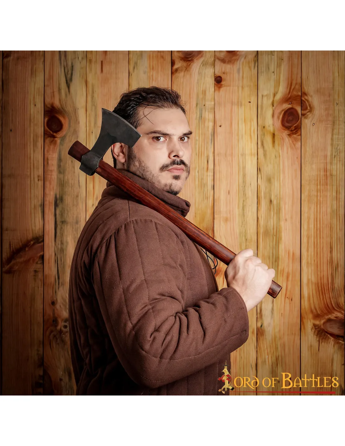Hacha barbuda vikinga forjada a mano