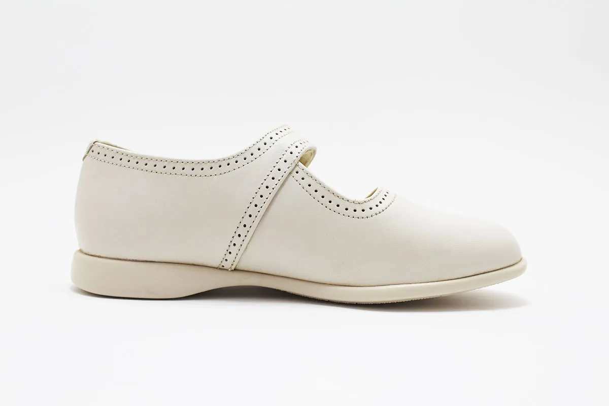 Merceditas beige botón decorativo suela goma niña
