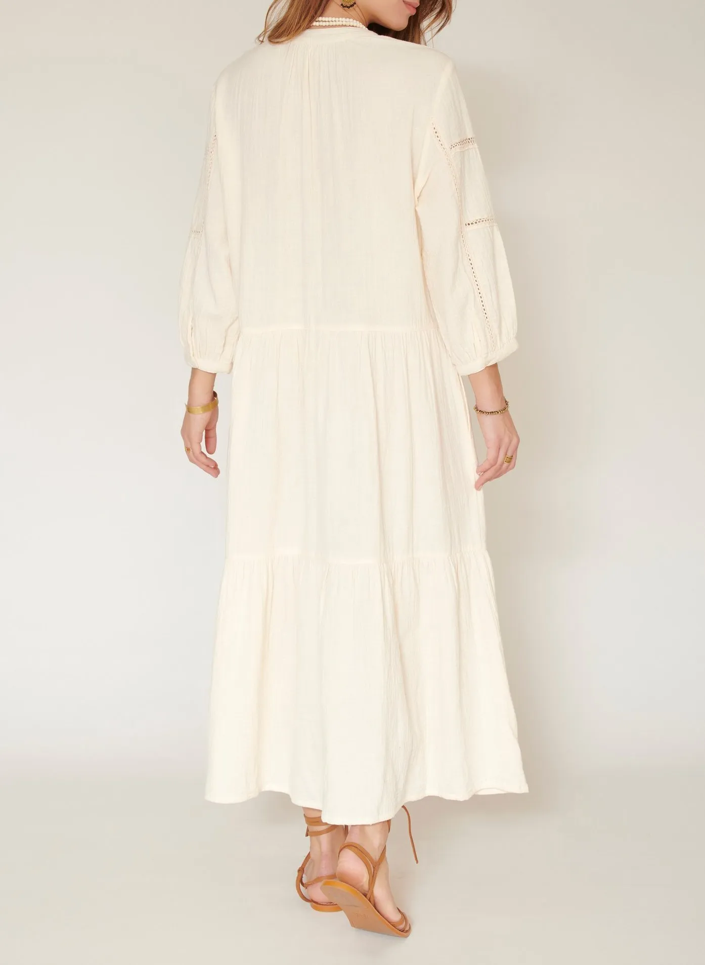MKT RYTHON  VESTIDO LARGO DE ALGODóN CON CUELLO DE PICO EN BLANCO