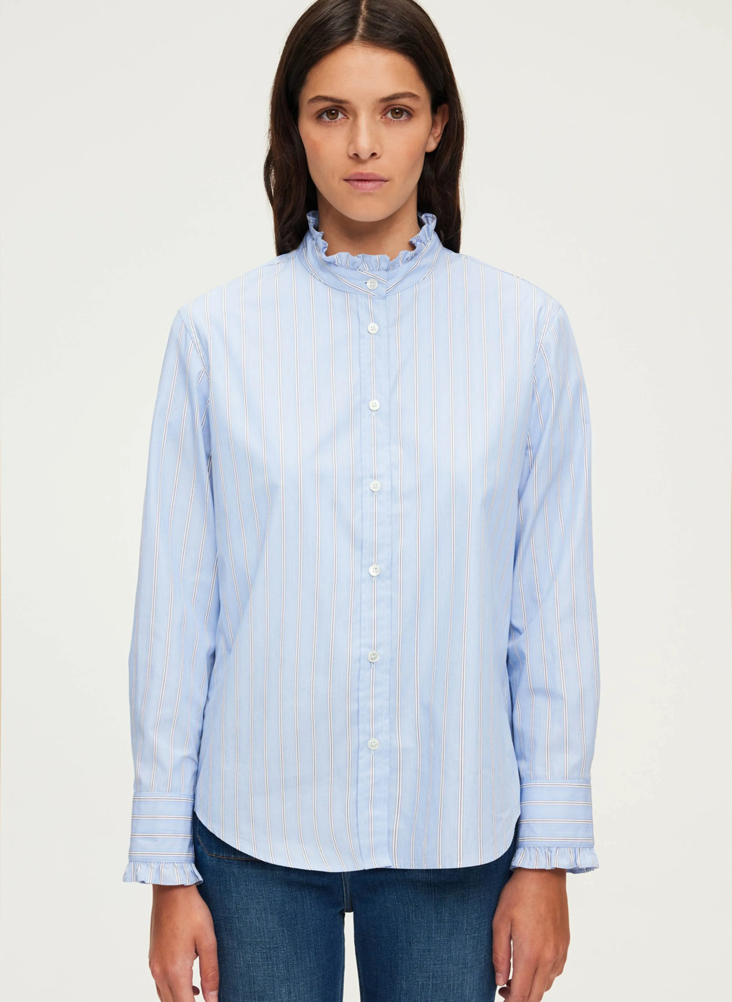 PABLO BAIDY  CAMISA DE RAYAS CON VOLANTES CHAMALLOW EN AZUL