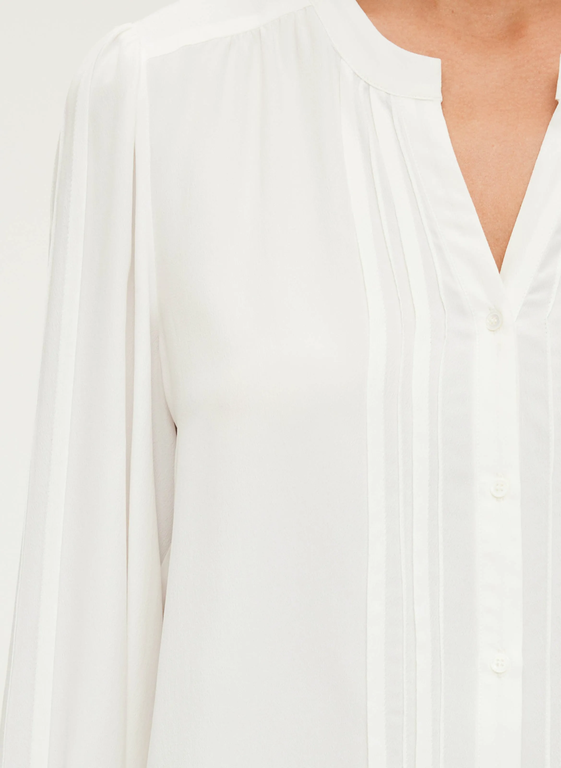 PABLO BELLA  CAMISA FLUIDA CON PLIEGUES EN BEIGE