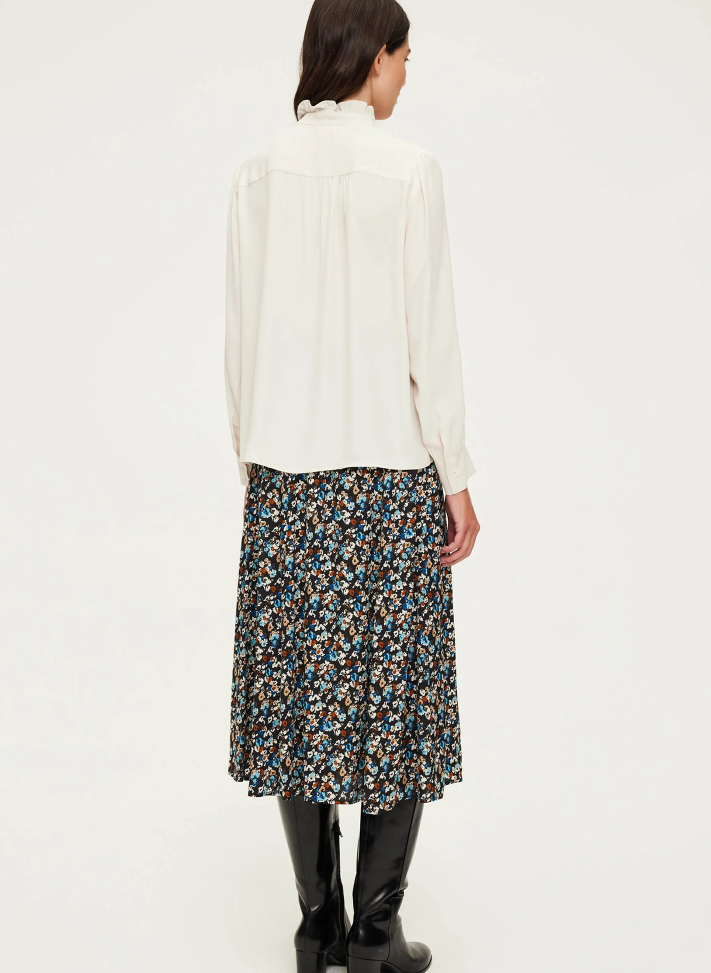 PABLO BRUNHILDE  CAMISA FLUIDA RECTA CUELLO ALTO EN BEIGE