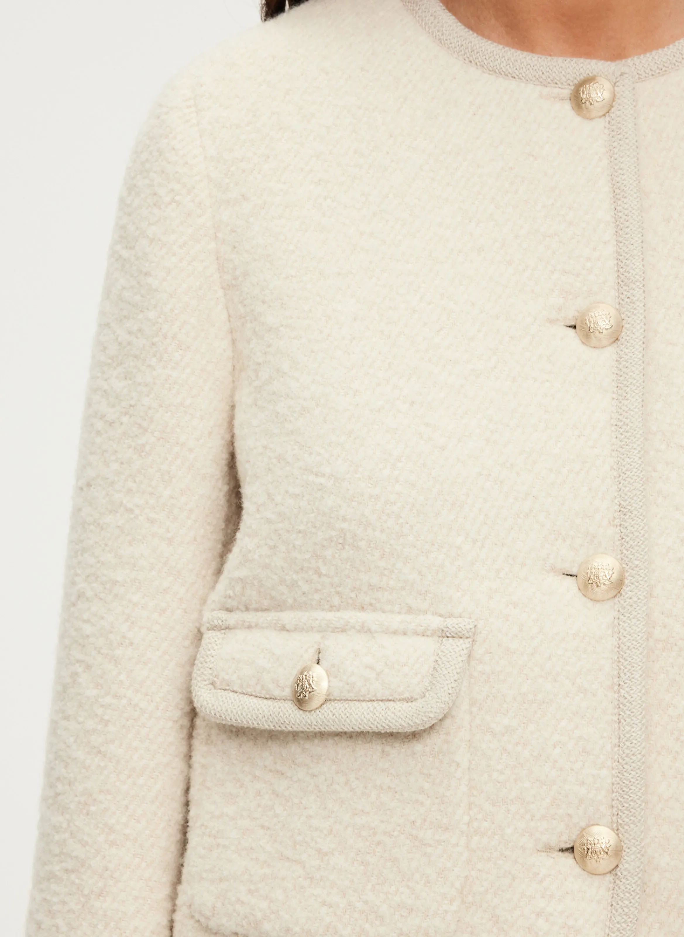 PABLO MAHAULT  CHAQUETA CORTA CON BOTONES EN BEIGE