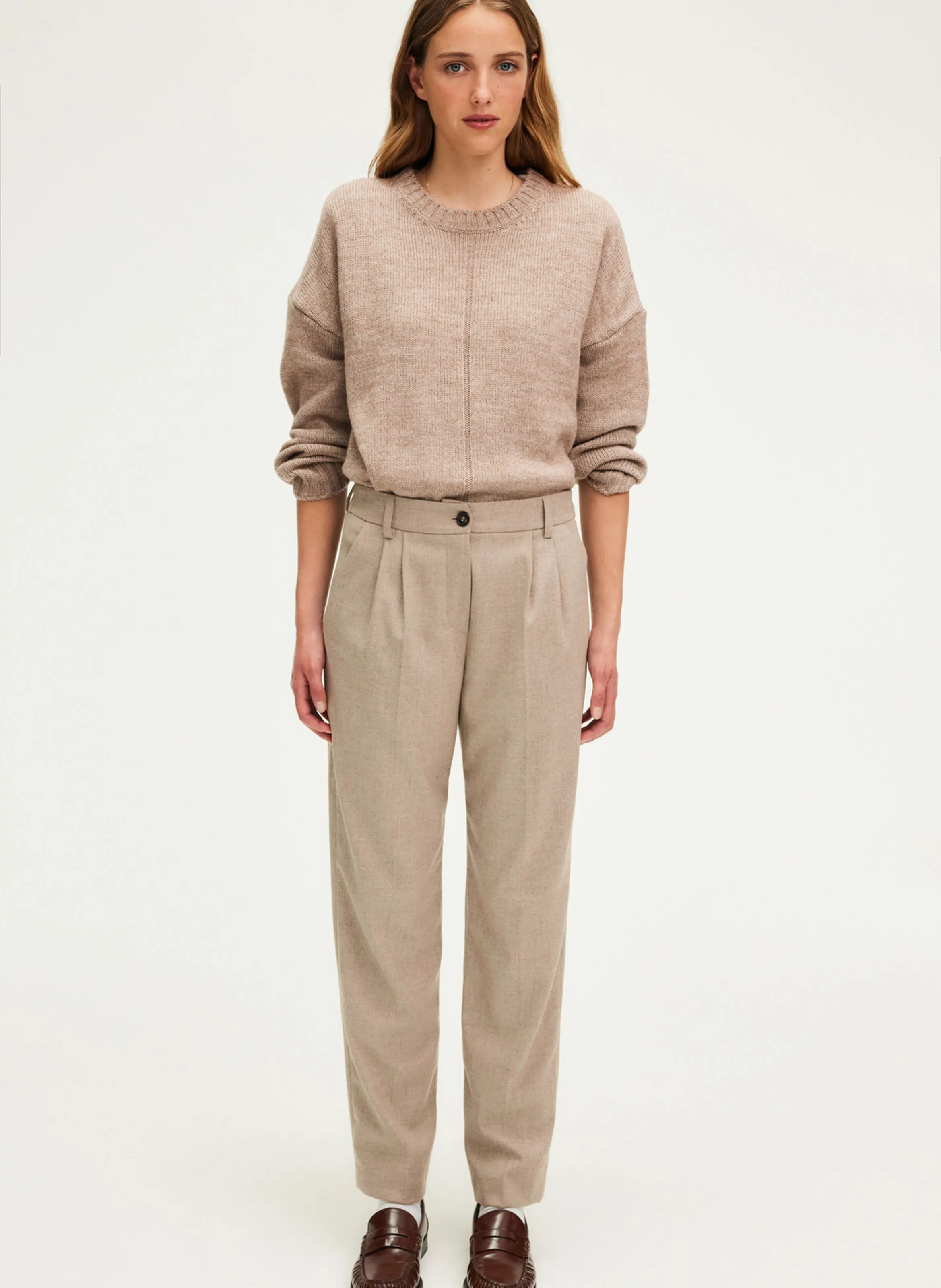 PABLO NAVA  PANTALóN DE PINZAS EN BEIGE