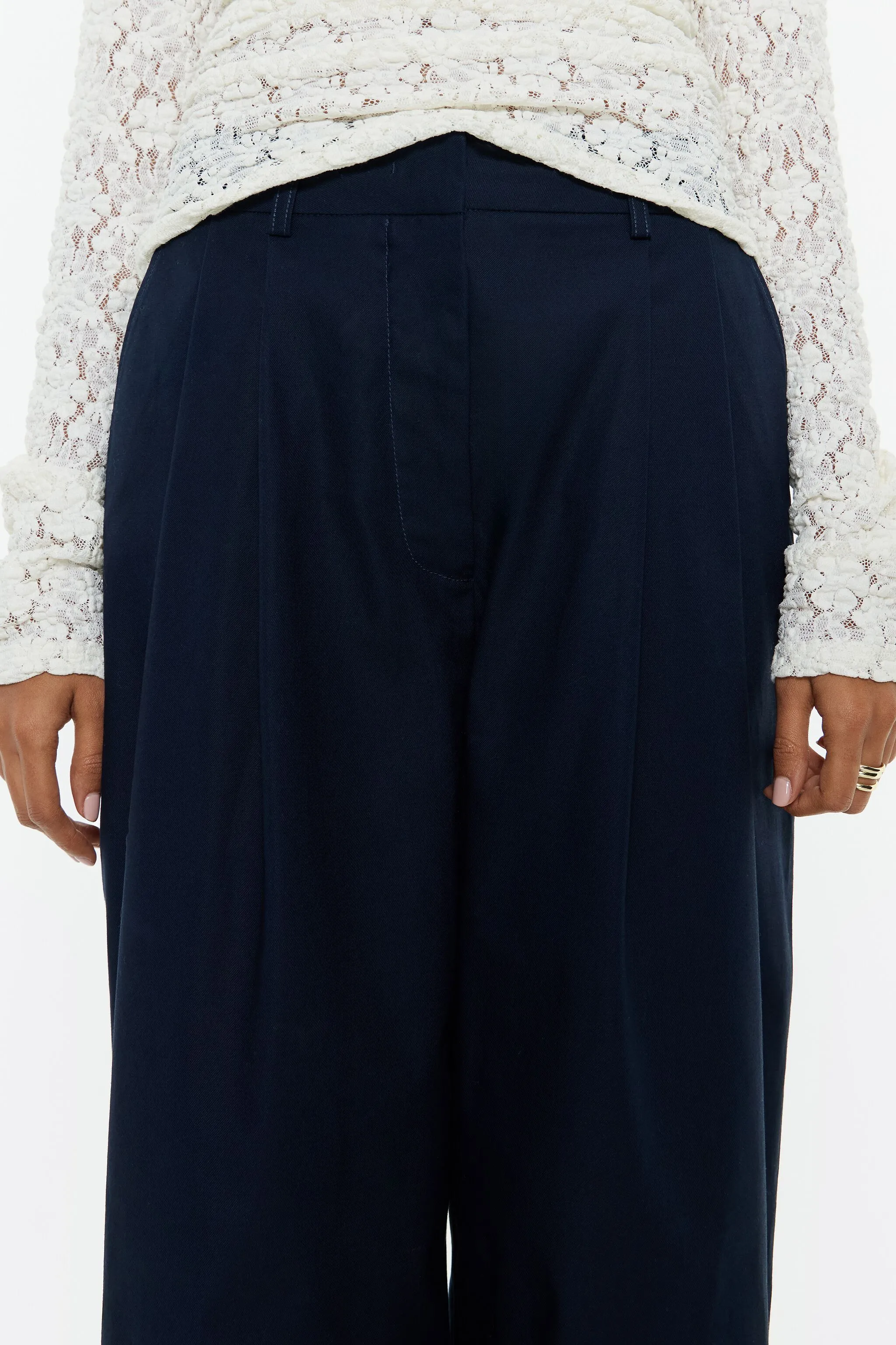 Pantalón campana pinzas azul marino