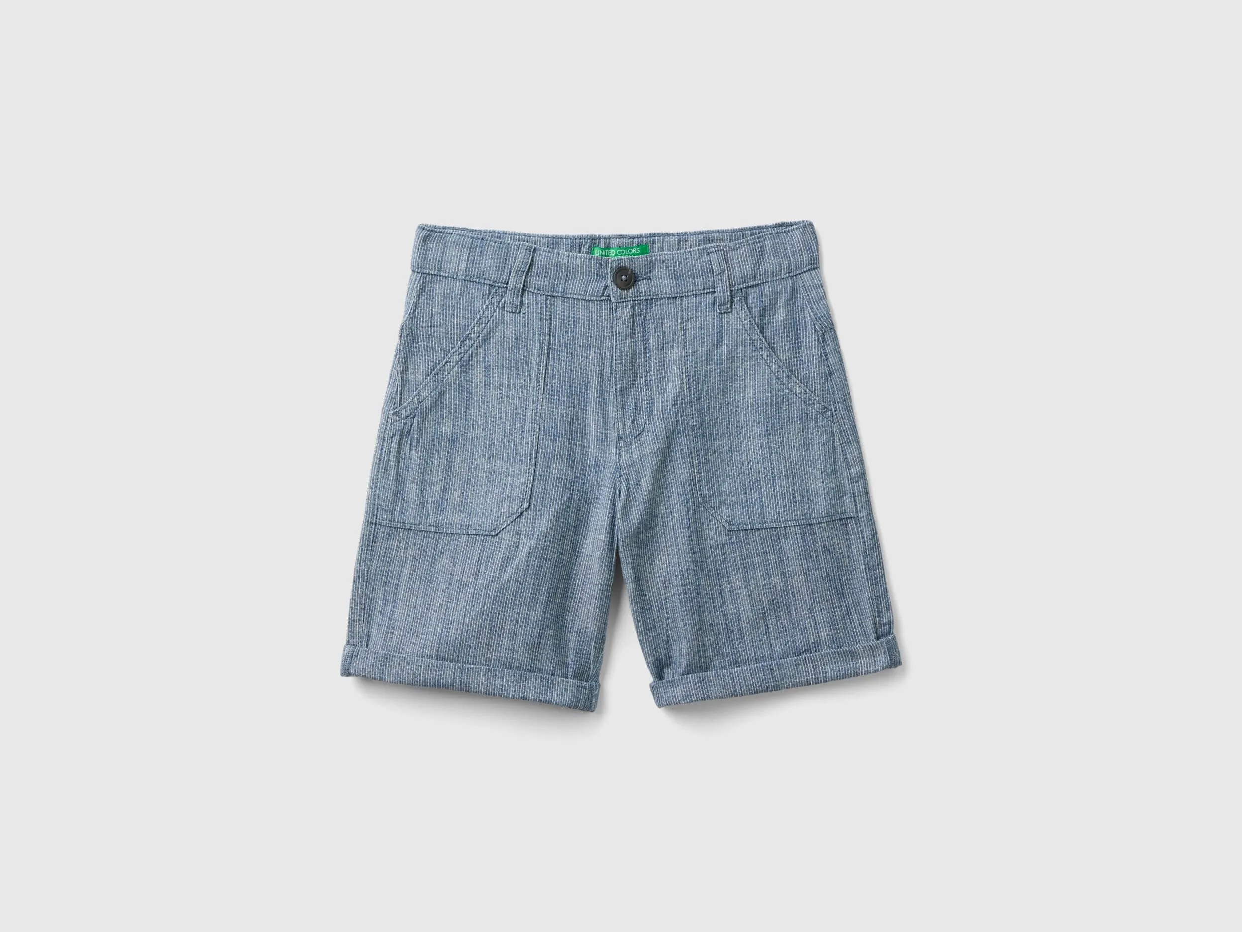 Pantalón corto de rayas de cambray