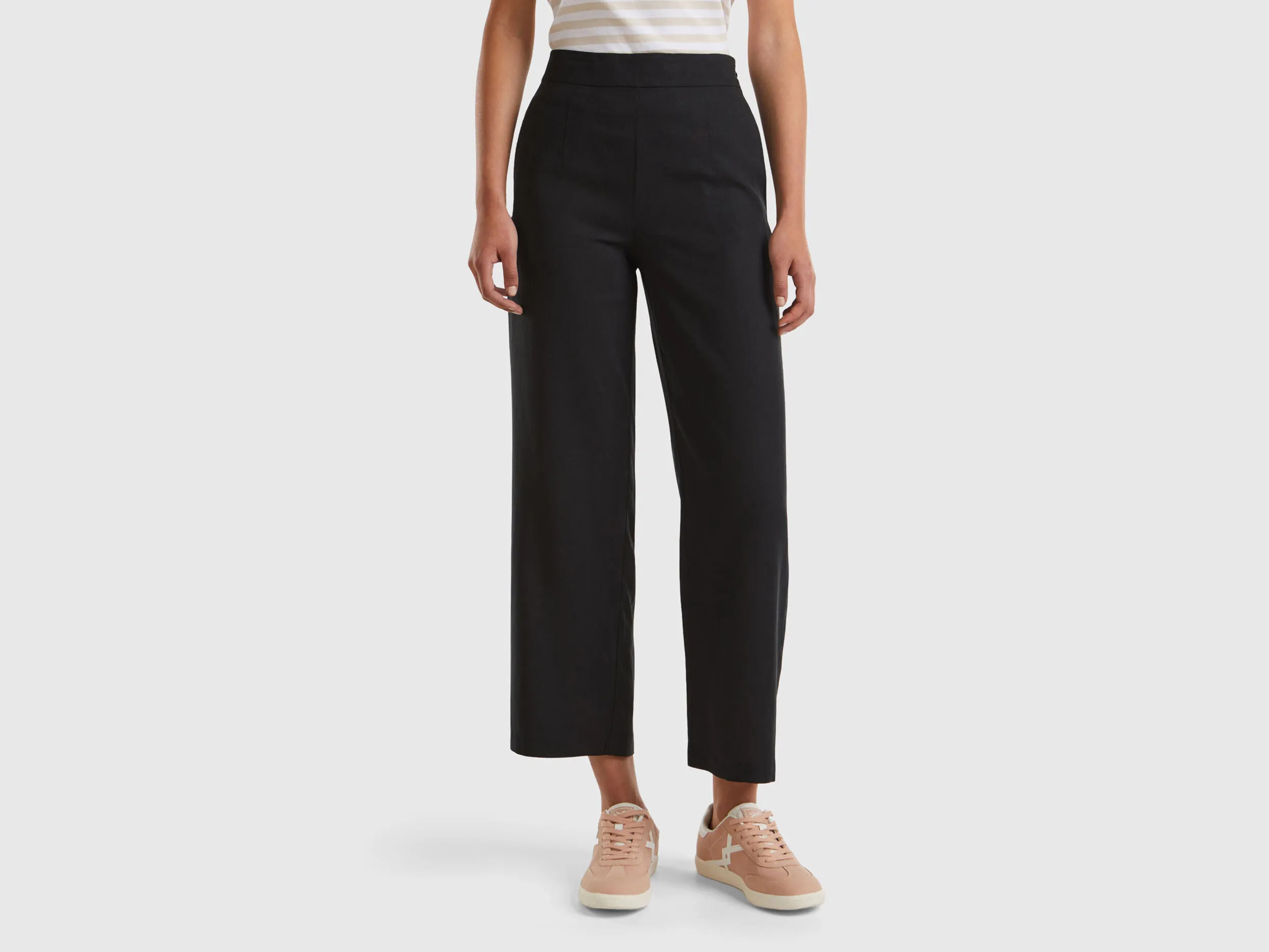 Pantalón cropped en mezcla de viscosa sostenible