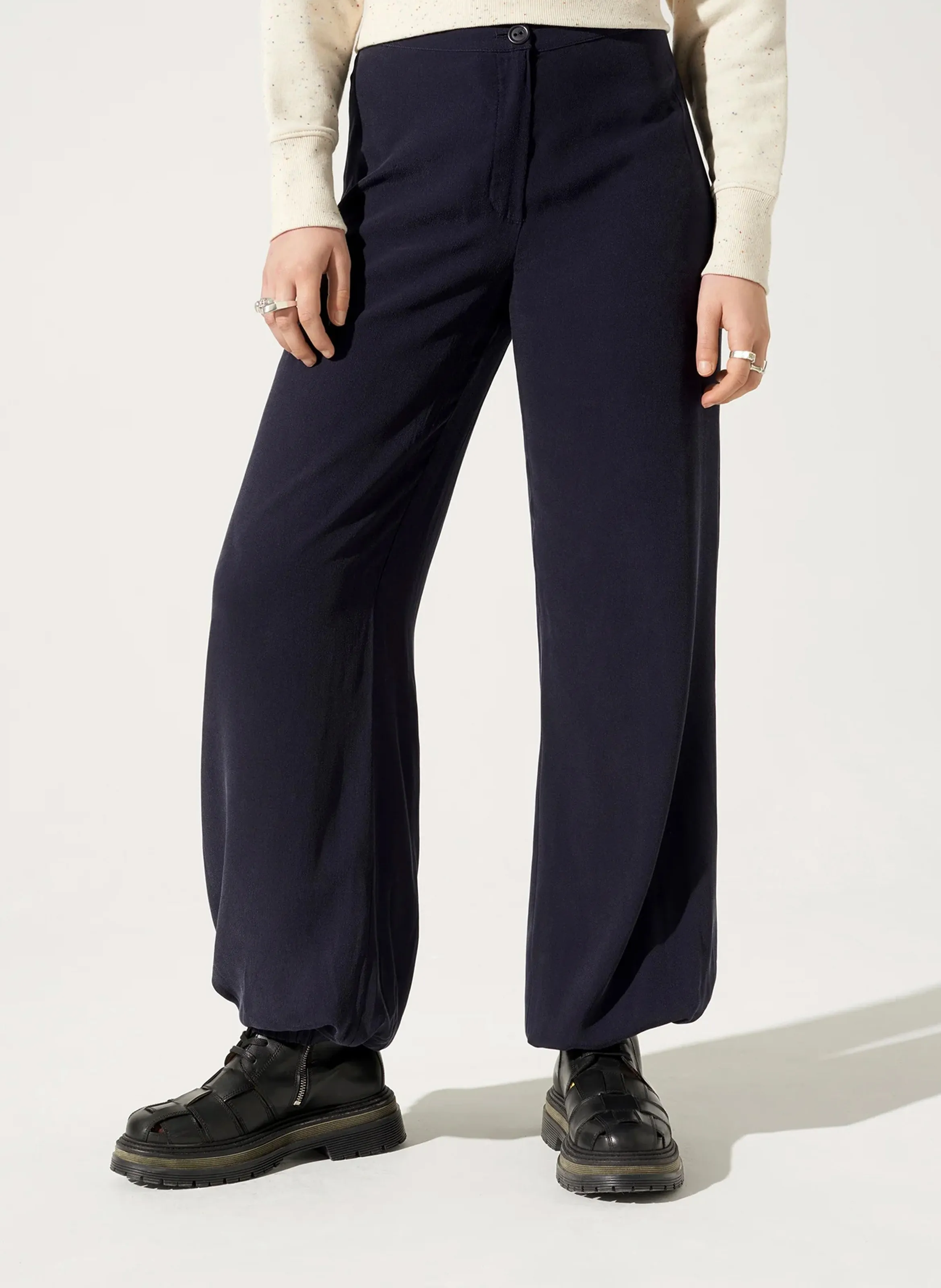 Pantalón ancho en azul