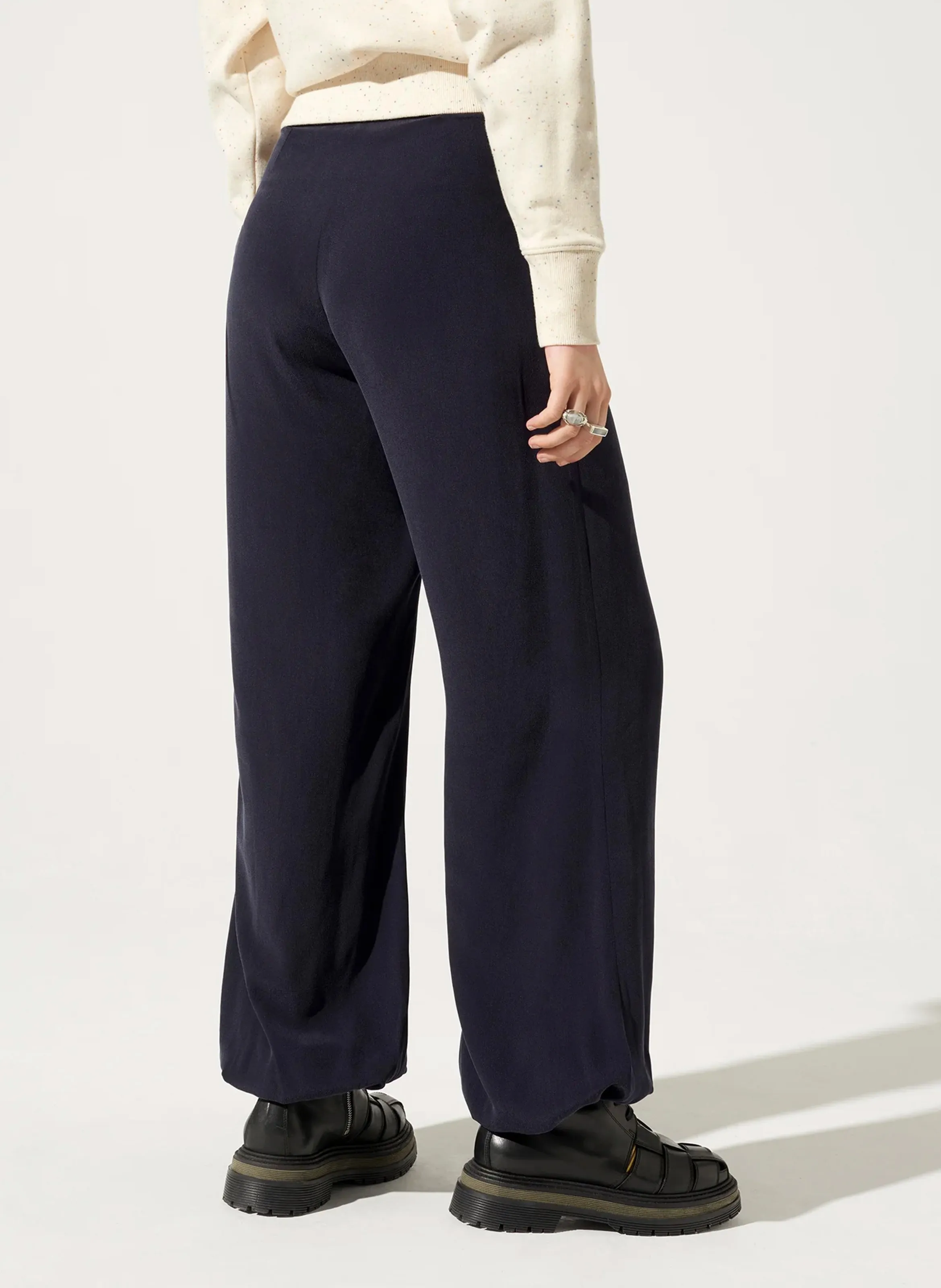 Pantalón ancho en azul