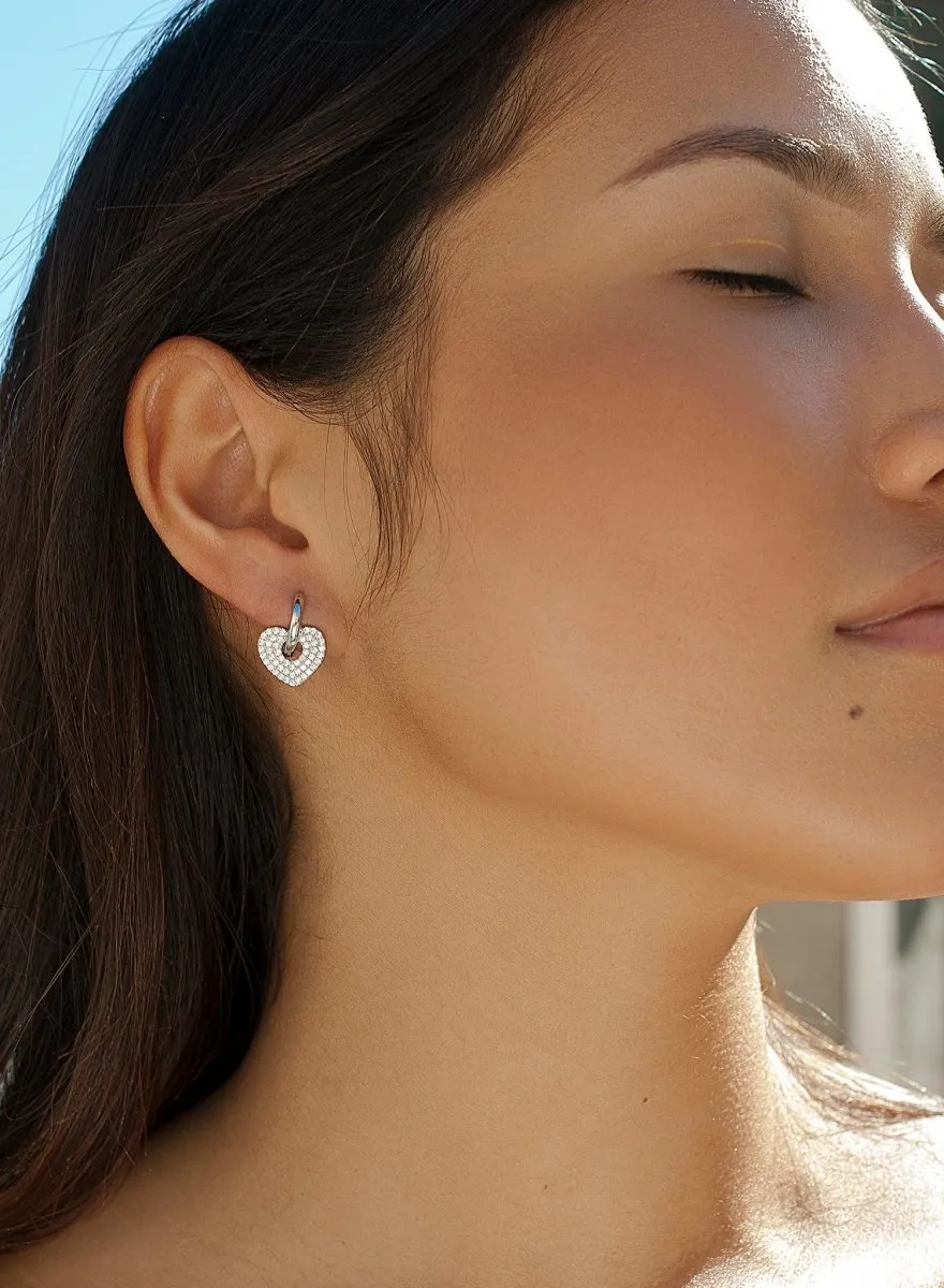 Pendientes aros con colgantes motivo corazón en plata lisa