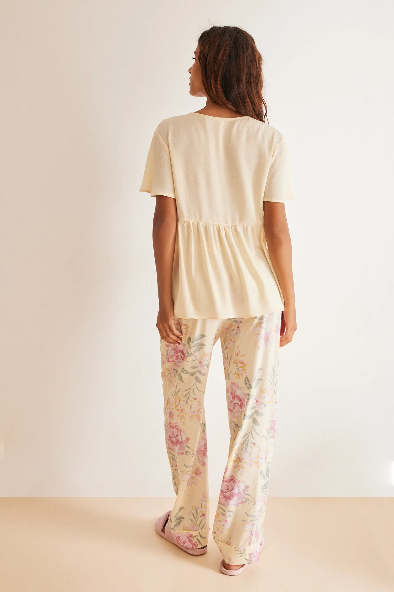 Pijama viscosa amarillo estampado floral