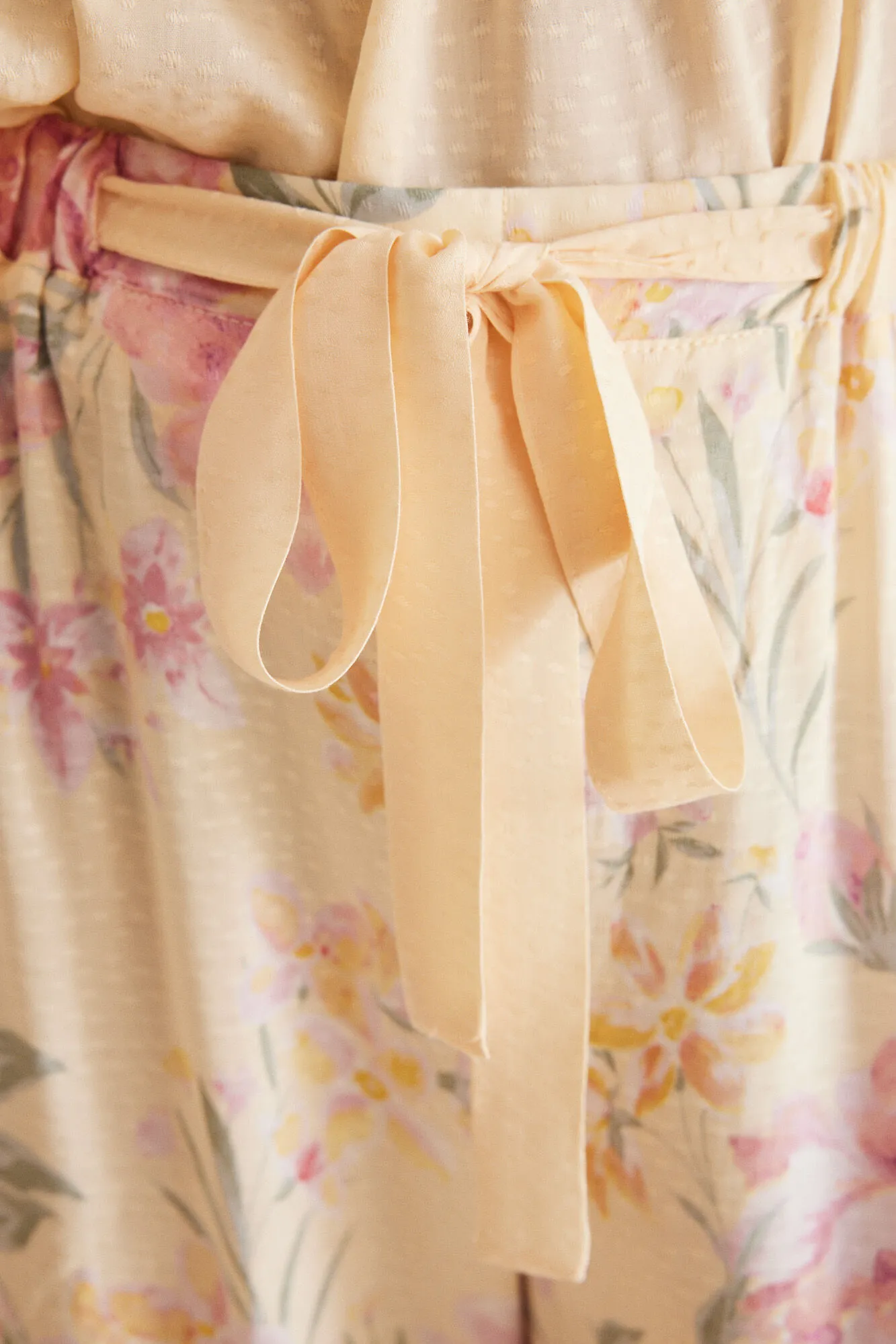 Pijama viscosa amarillo estampado floral