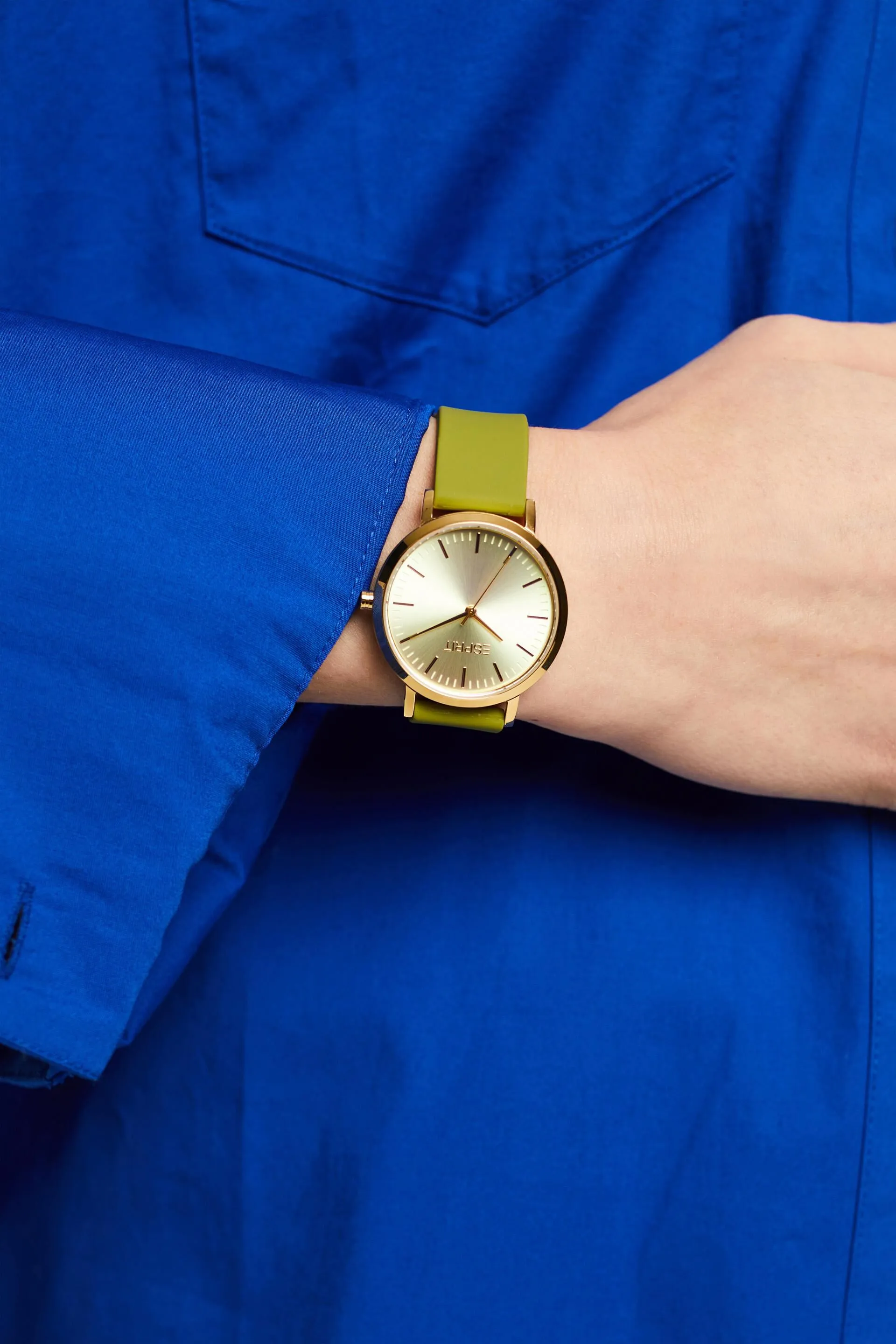 Reloj de acero inoxidable con correa de goma