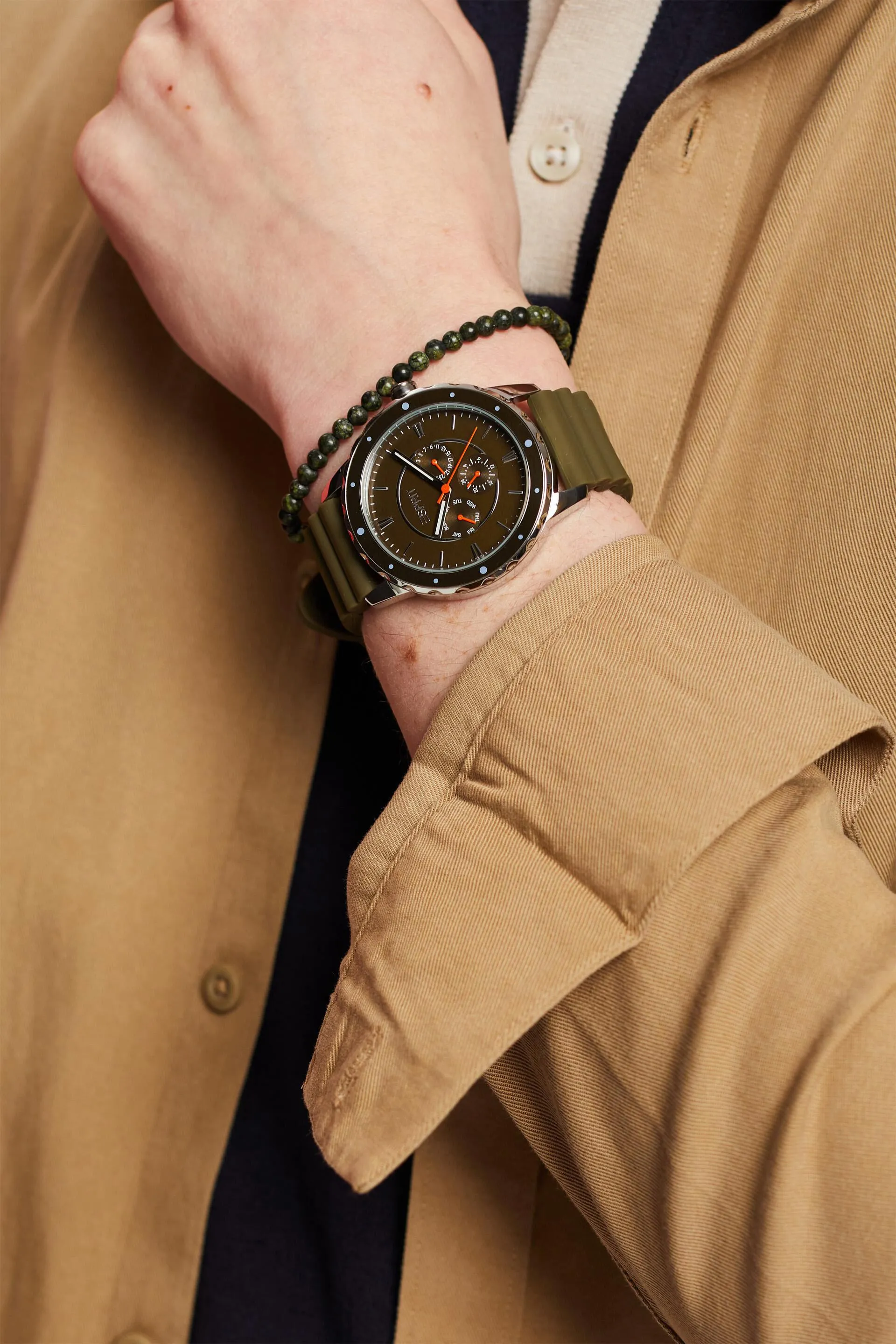Reloj de acero inoxidable con pulsera de goma