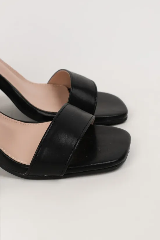 SANDALIA DE TACóN KULIA  NEGRO