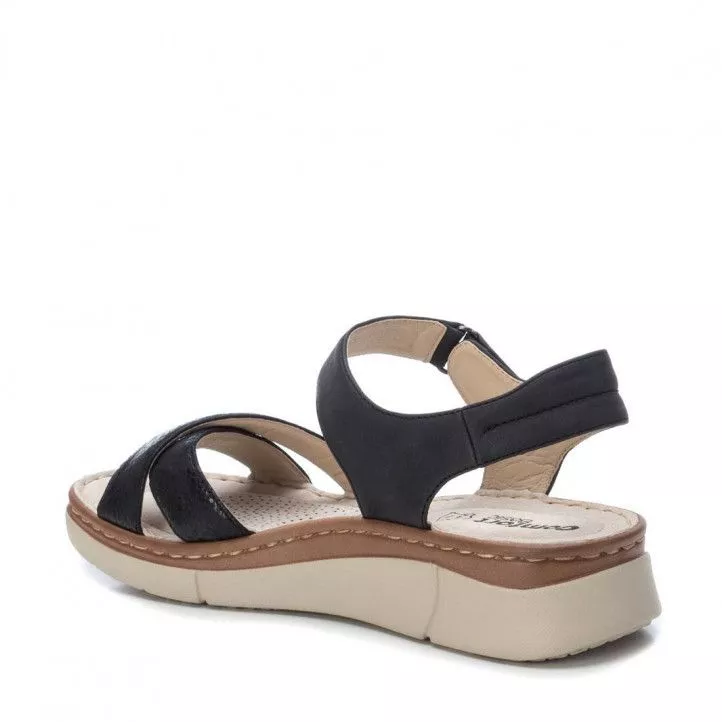 Sandalias plataformas Xti negras con cierre de velcro y suela de piel