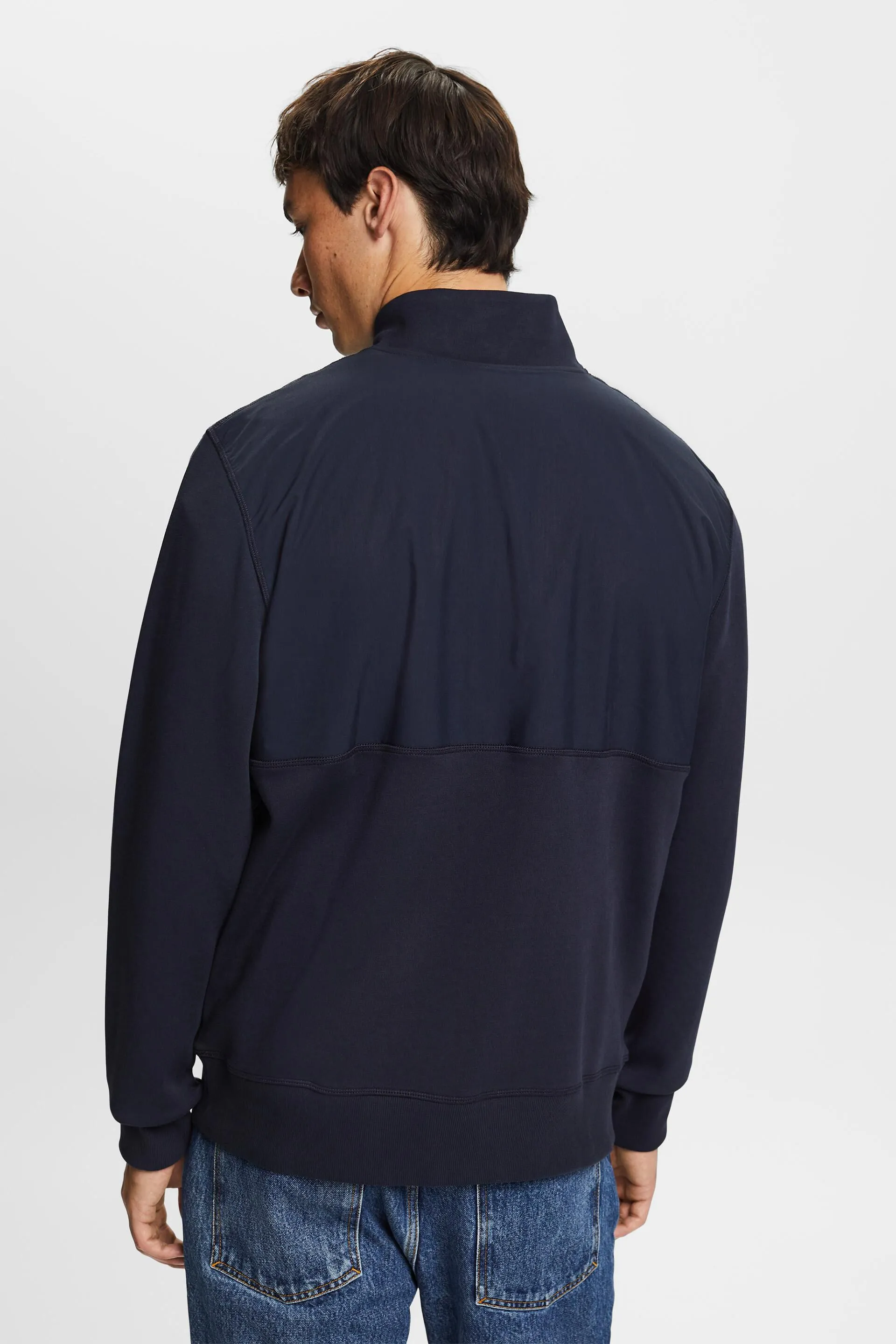 Sudadera de diferentes tejidos con media cremallera