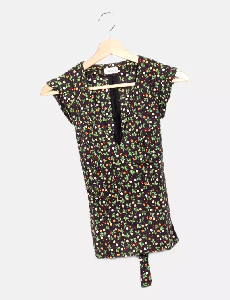 SUITEBLANCO  BLANCO BLUSA NEGRA ESTAMPADO FLORAL