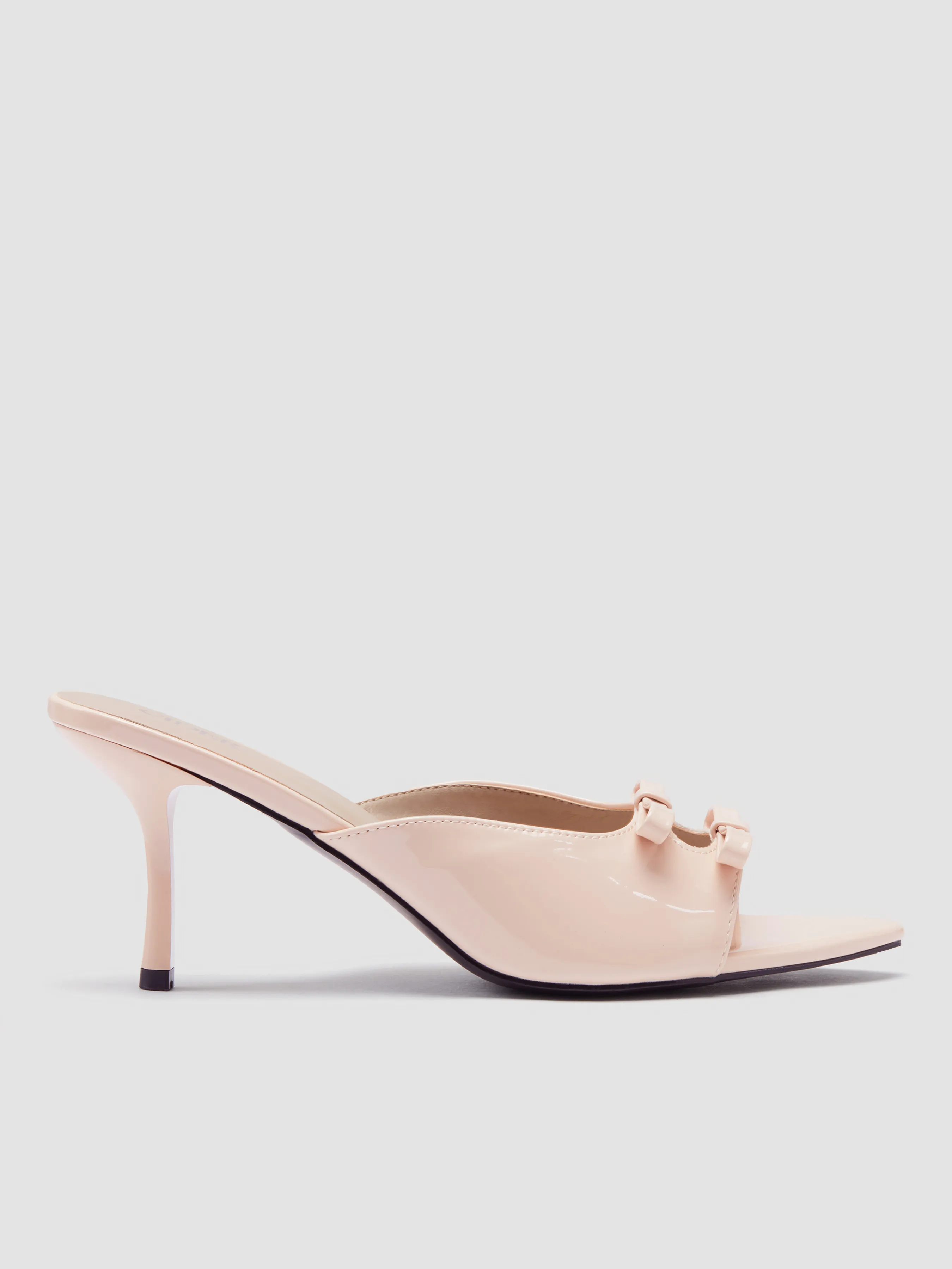 Tacones con doble lazo