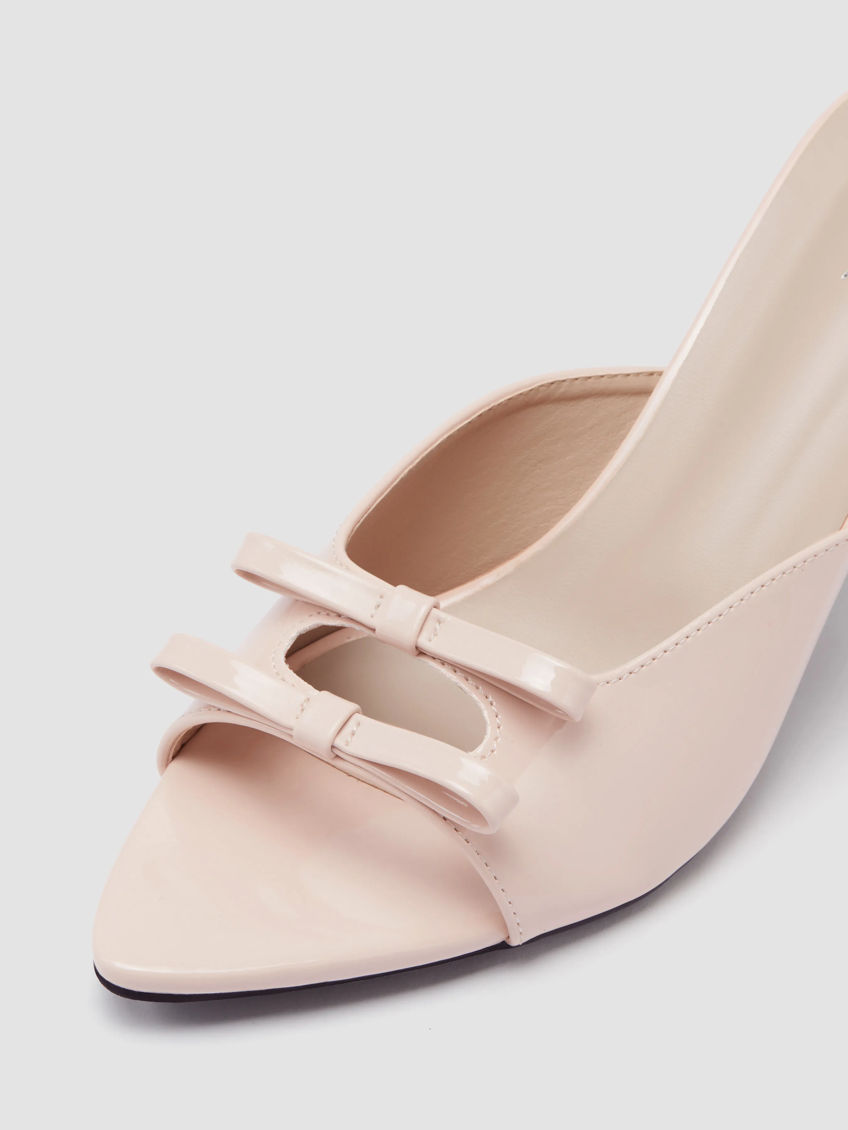 Tacones con doble lazo