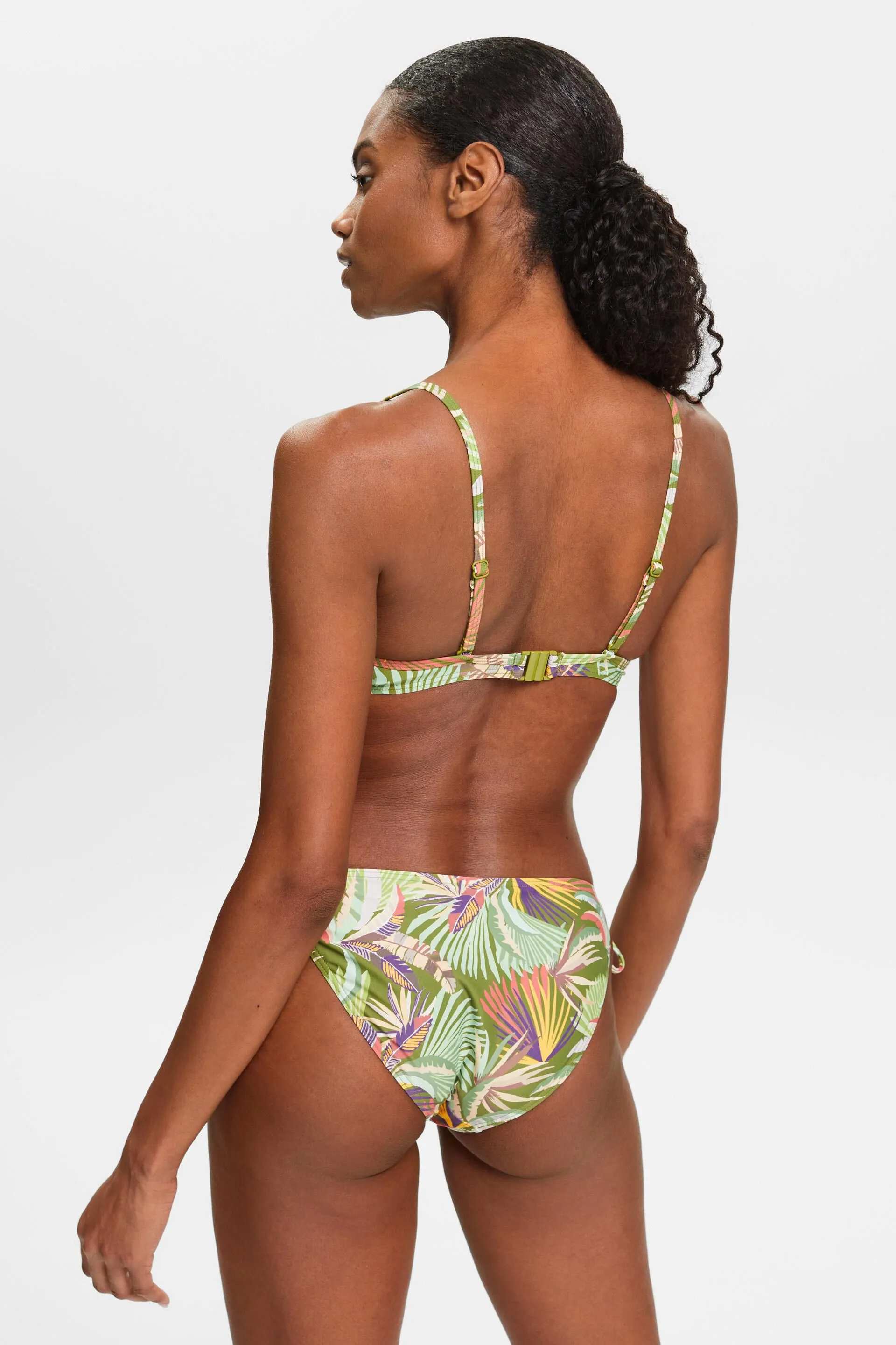 Top de bikini estampado, con relleno y con aros