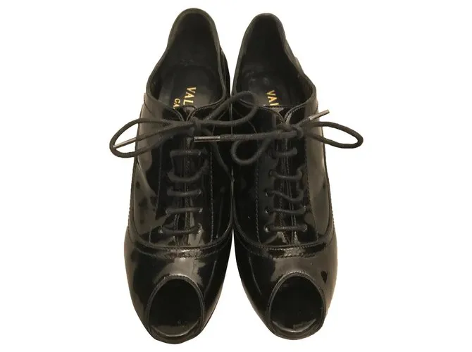 Valentino Bombas de punta abierta Negro 
