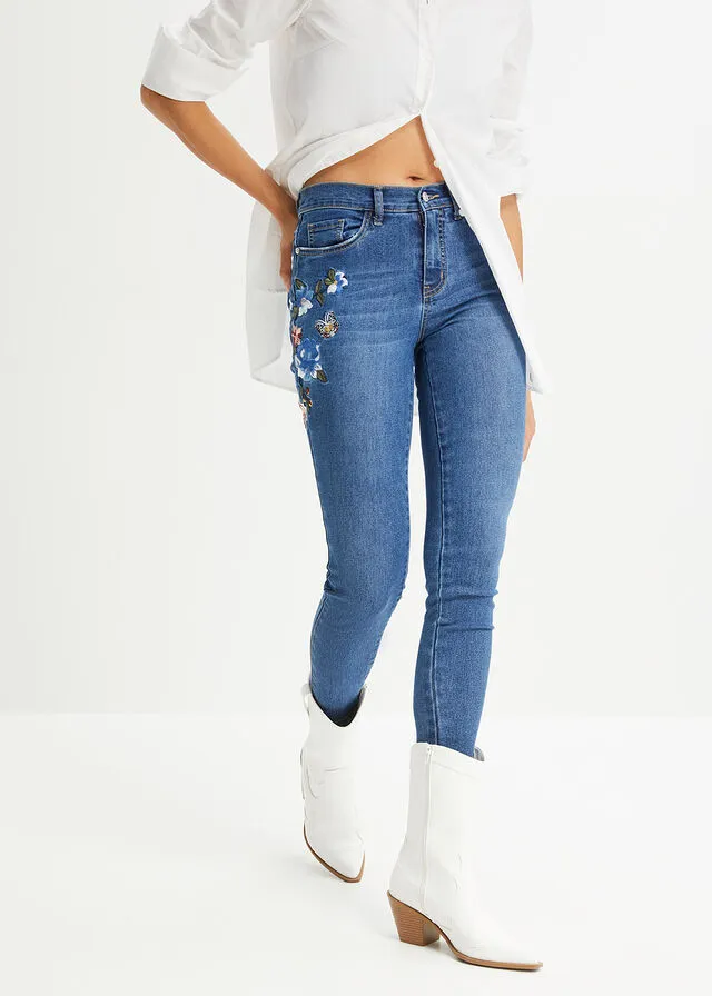 Vaqueros pitillo con bordado Denim